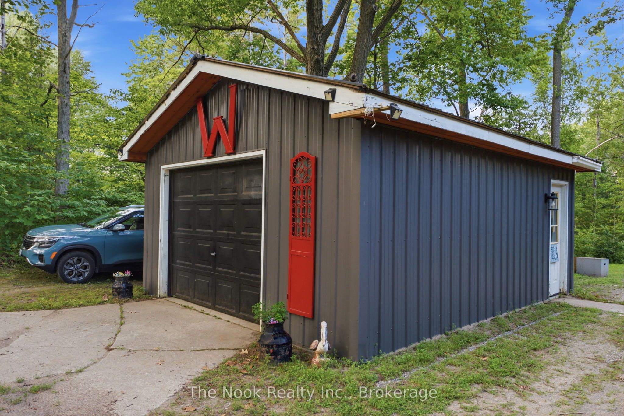 5203 Valleyview Crescent Property Photo 48