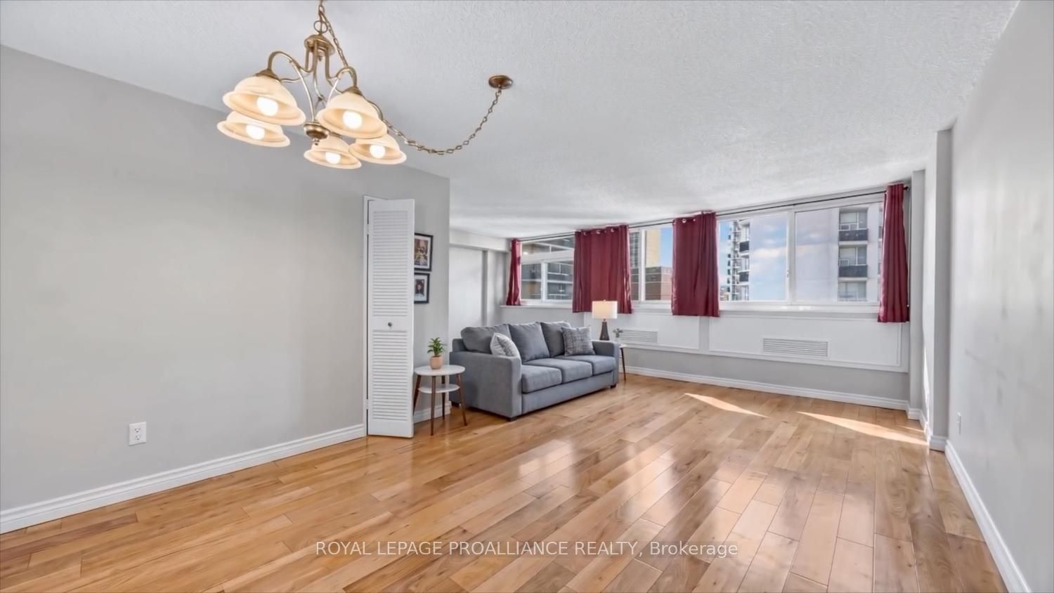 500 Laurier Avenue W 907 Property Photo 31