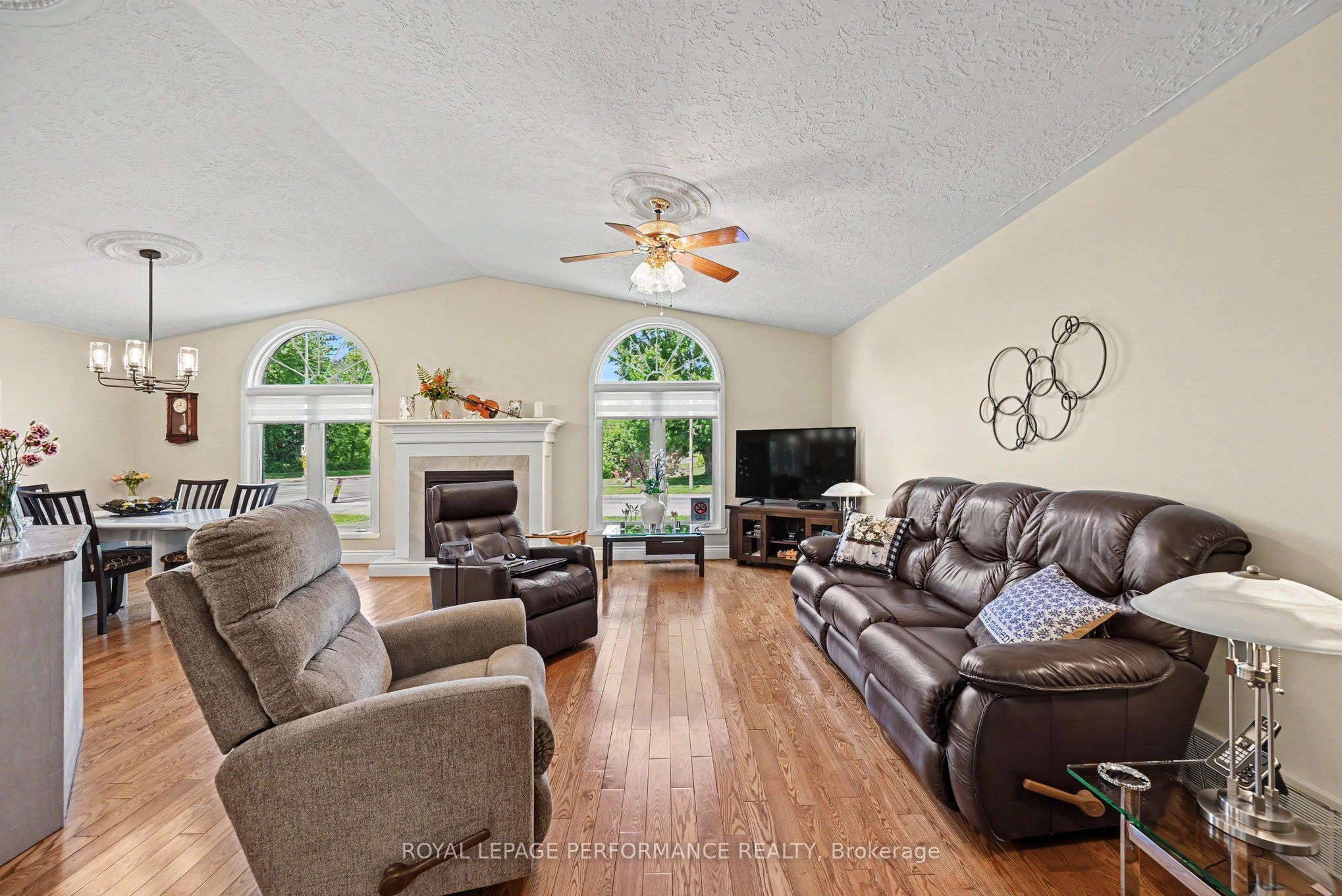 1401 Holy Cross Boulevard Property Photo 4