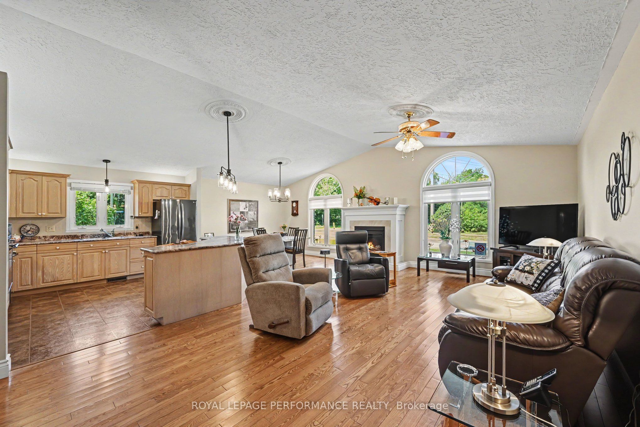 1401 Holy Cross Boulevard Property Photo 5