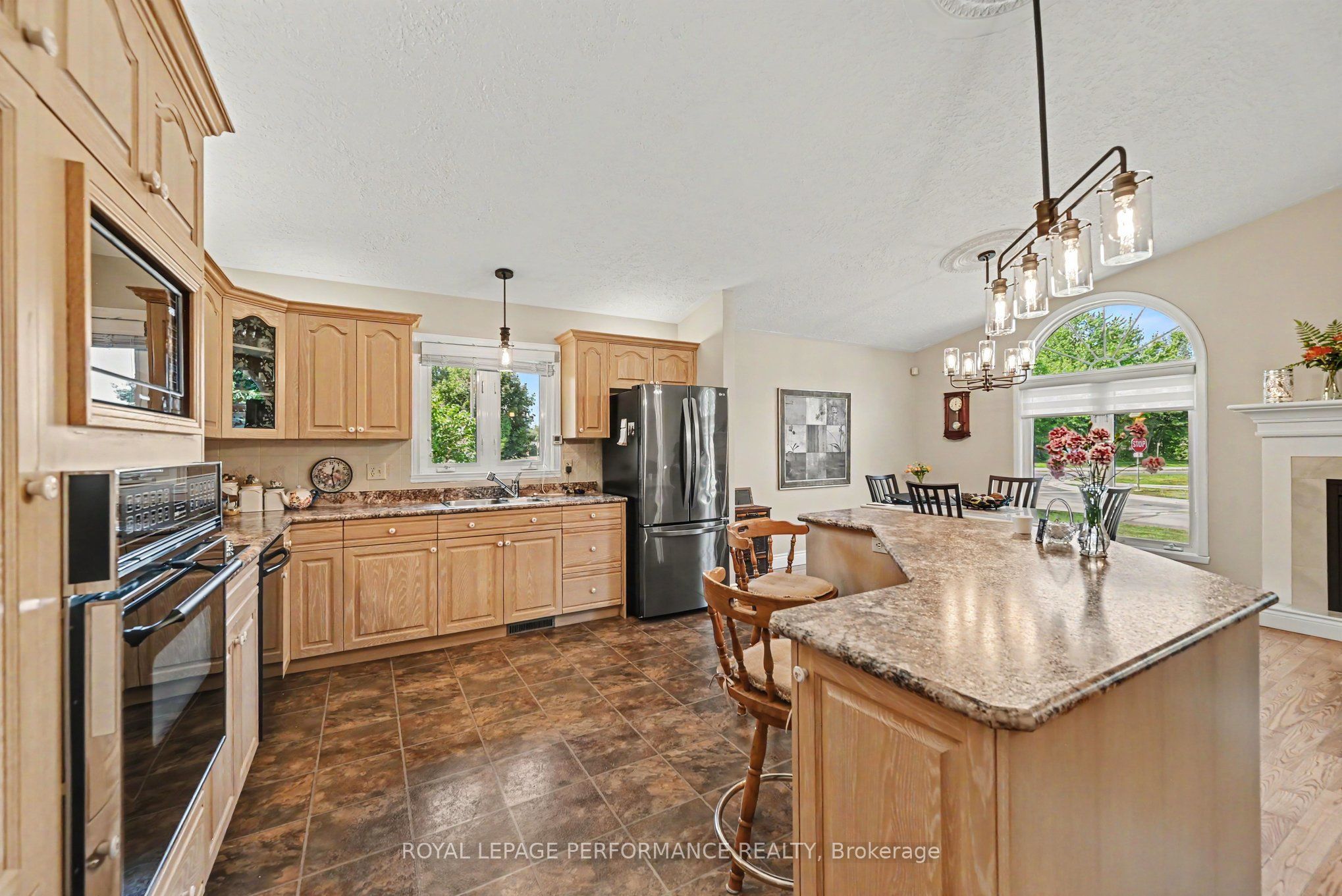 1401 Holy Cross Boulevard Property Photo 11