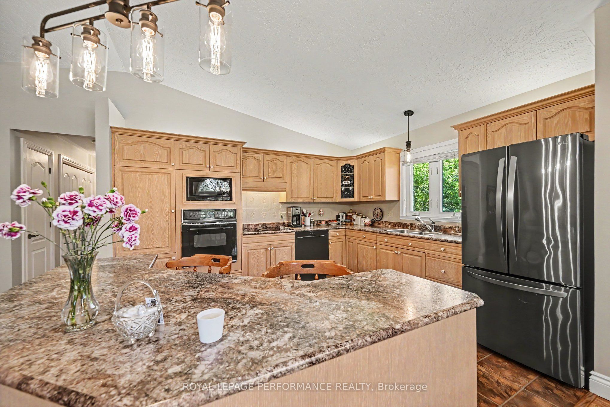 1401 Holy Cross Boulevard Property Photo 12