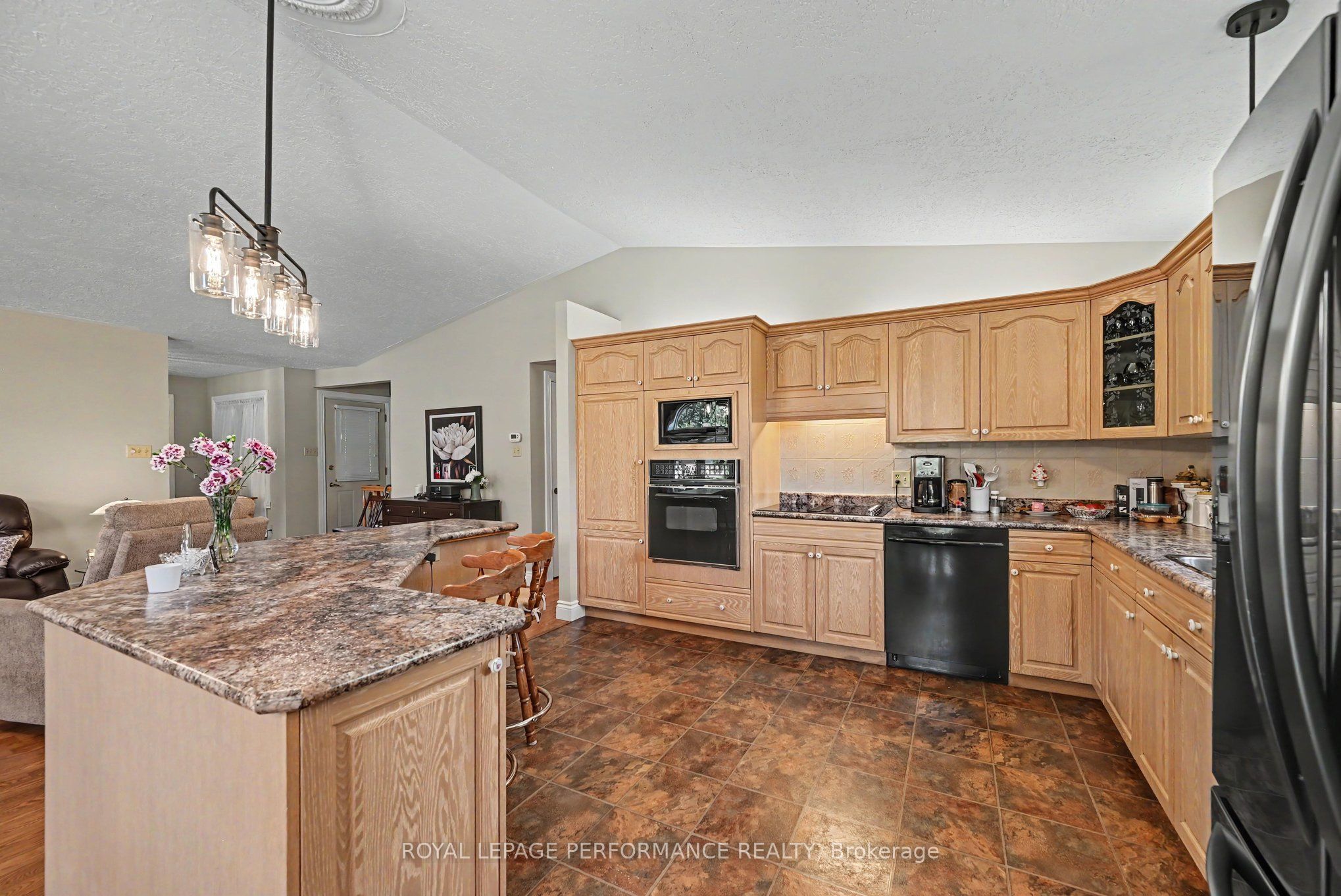 1401 Holy Cross Boulevard Property Photo 13
