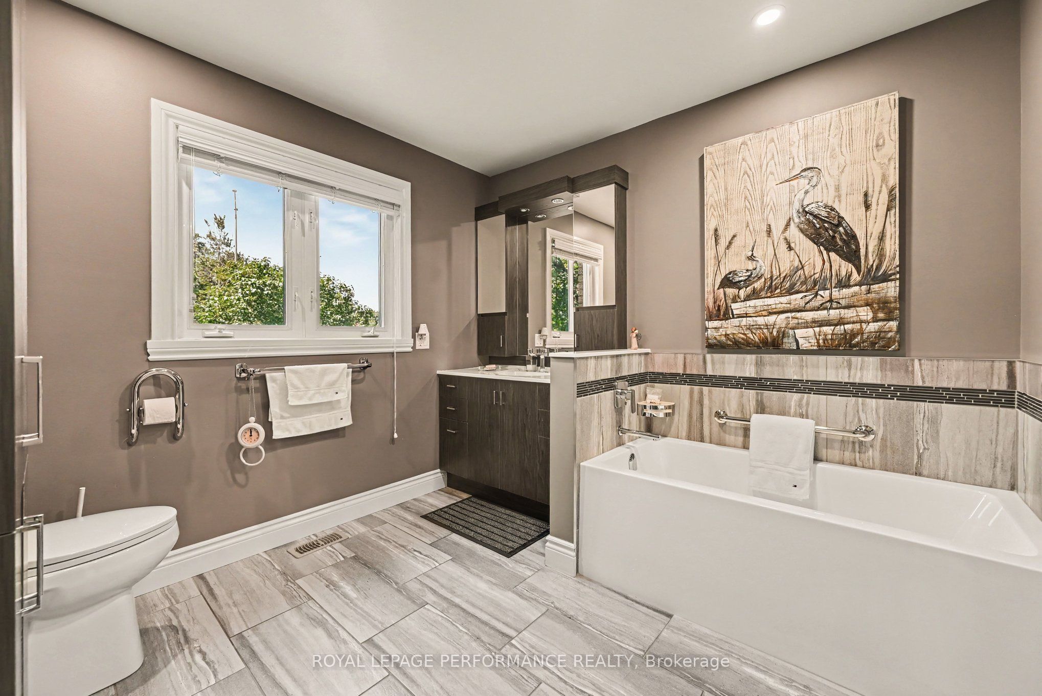 1401 Holy Cross Boulevard Property Photo 21
