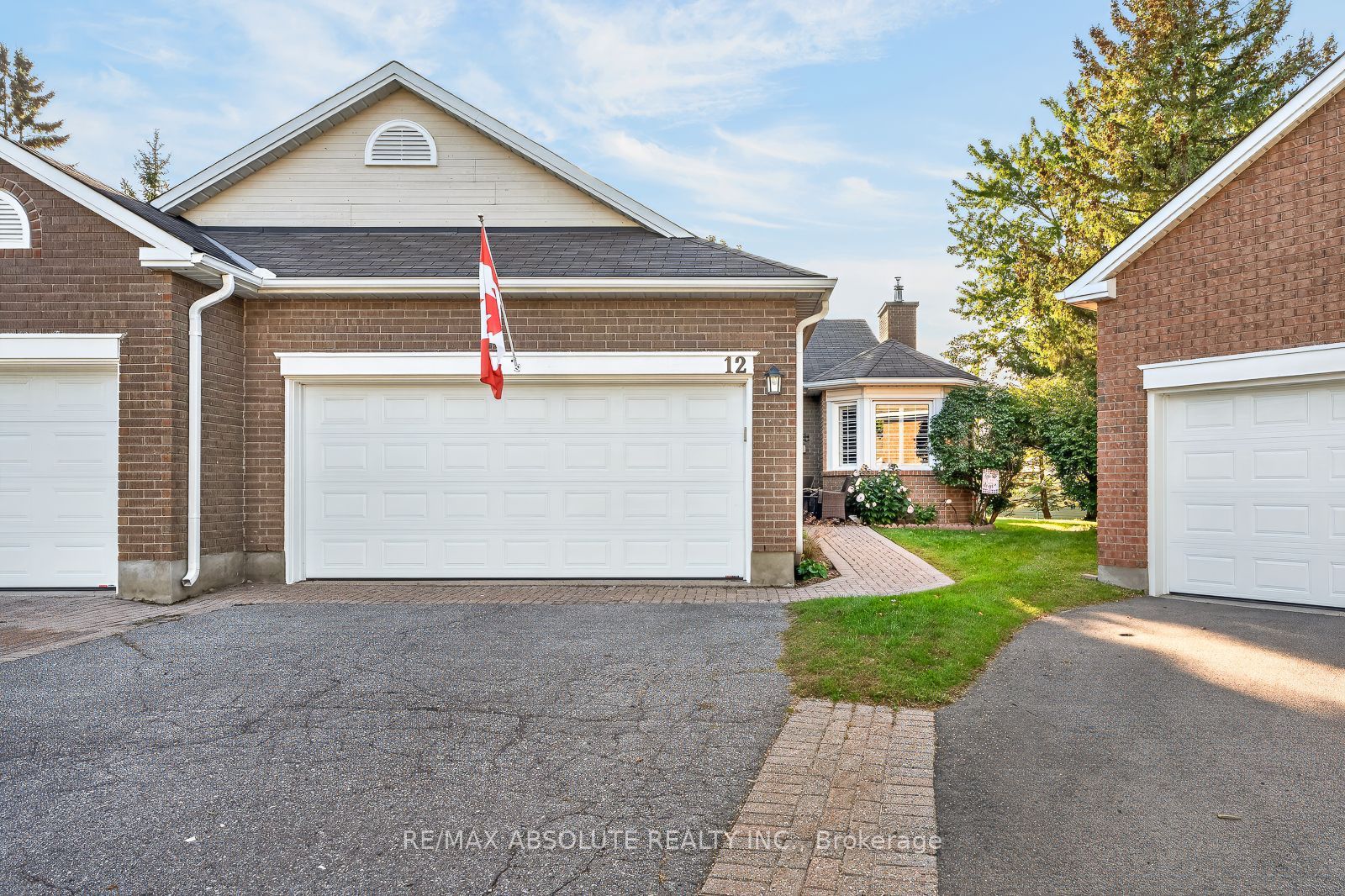 12 Oyster Bay Court Property Photo 1