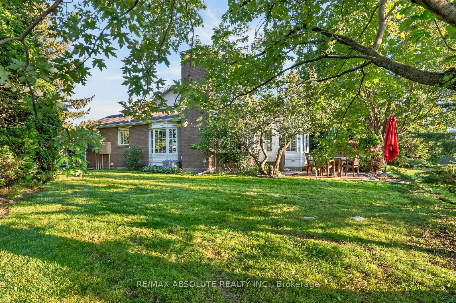 12 Oyster Bay Court Property Photo 5