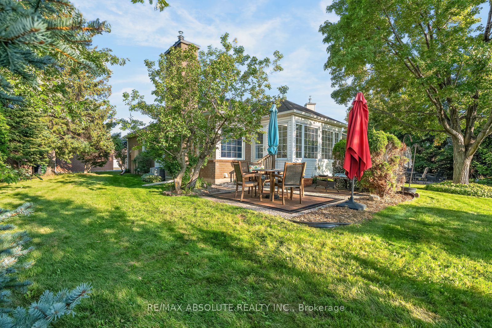 12 Oyster Bay Court Property Photo 6