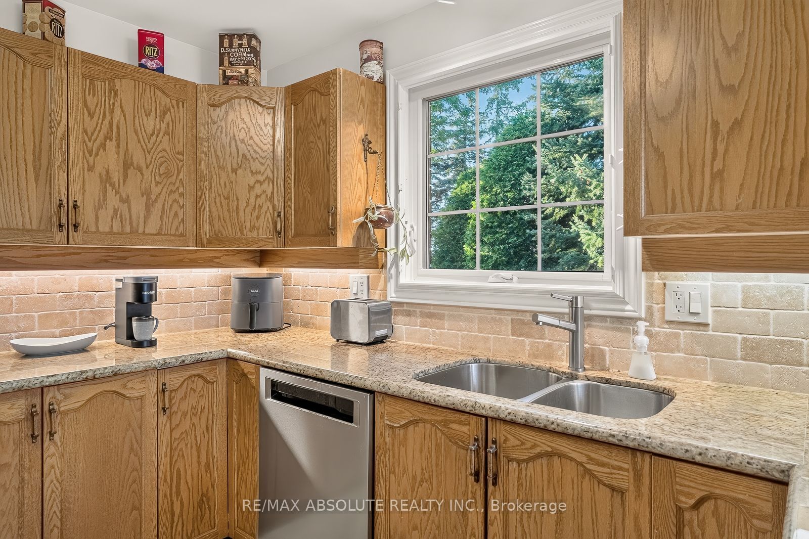 12 Oyster Bay Court Property Photo 17