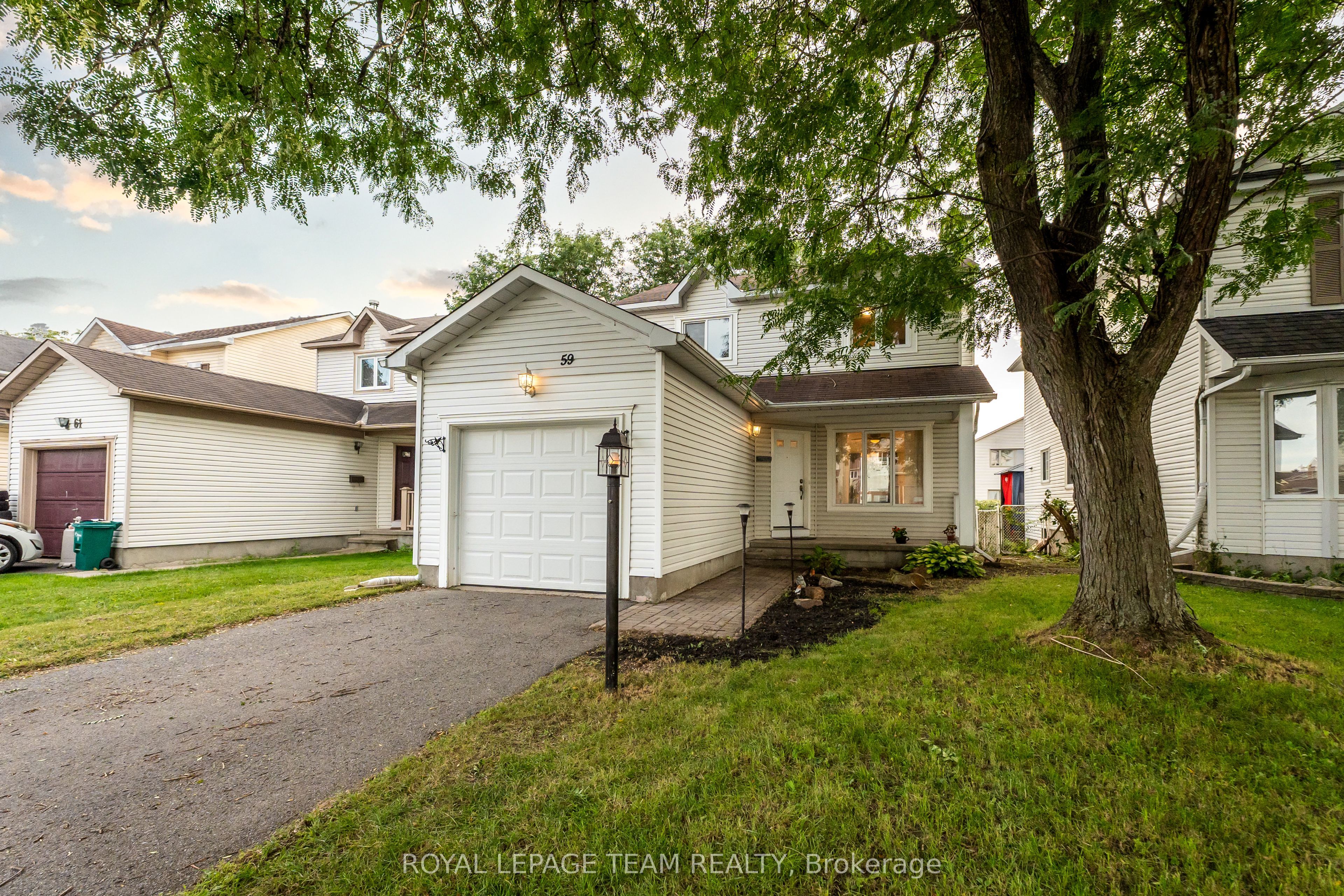 59 Sarrazin Way W Property Photo 3