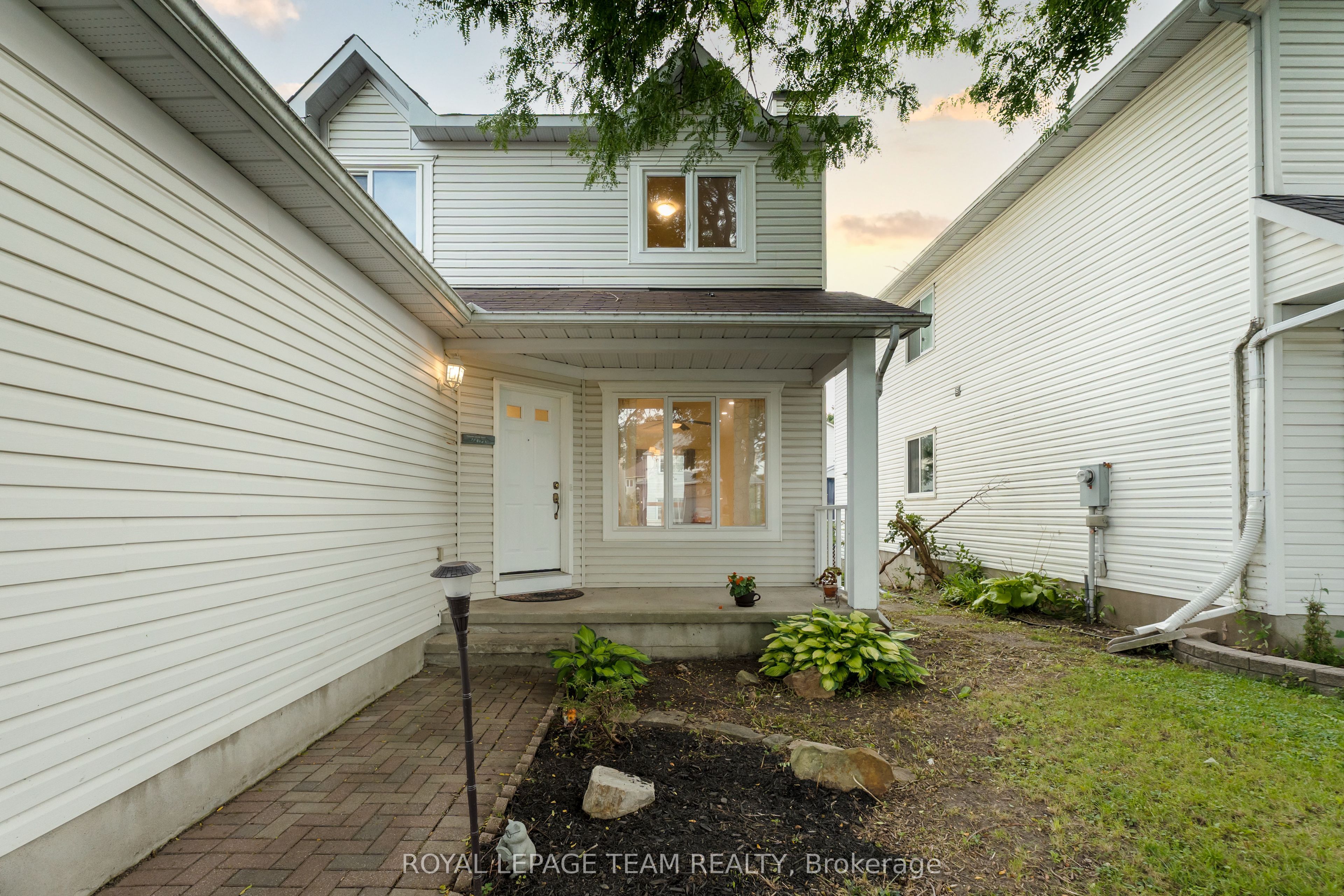 59 Sarrazin Way W Property Photo 4