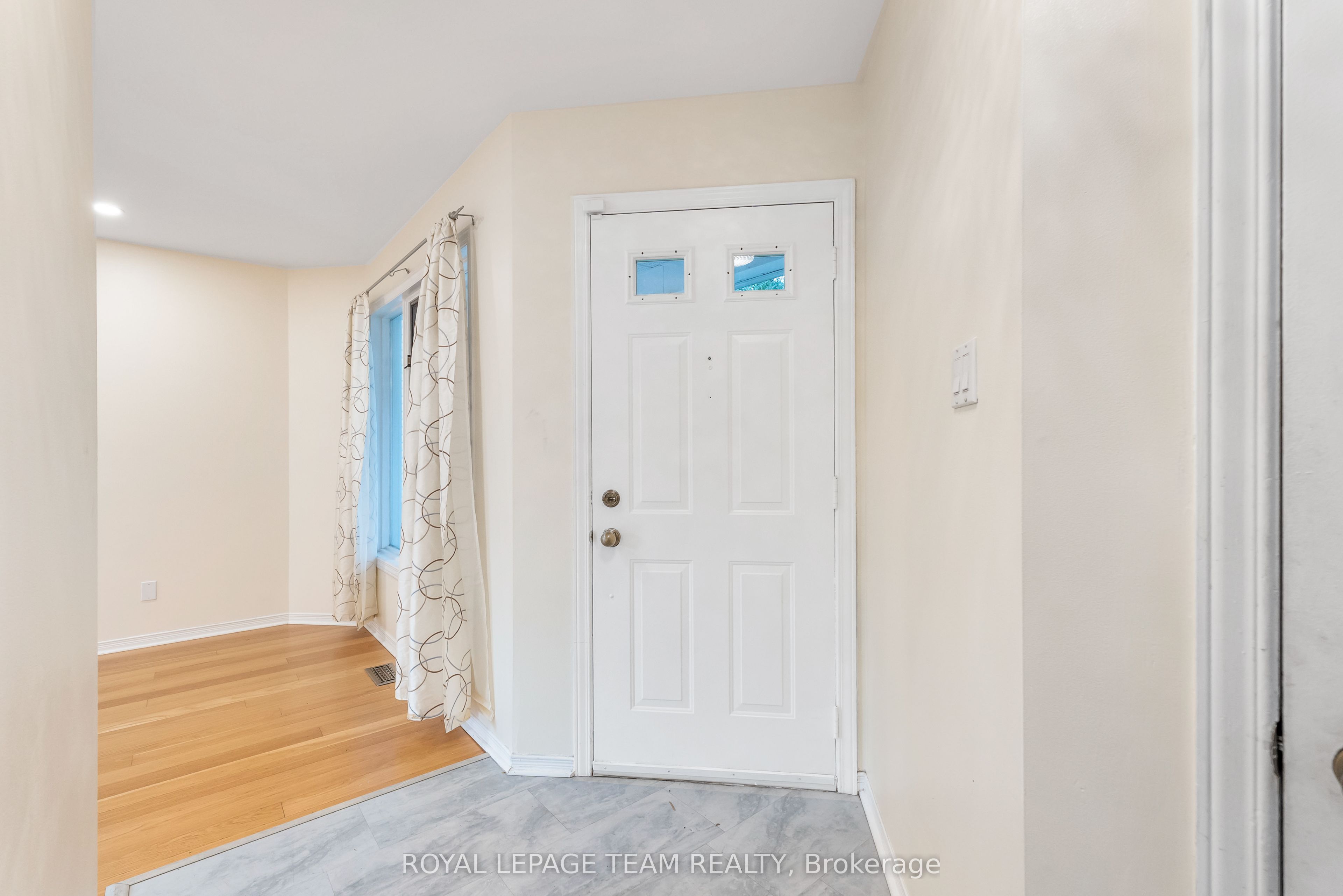 59 Sarrazin Way W Property Photo 5