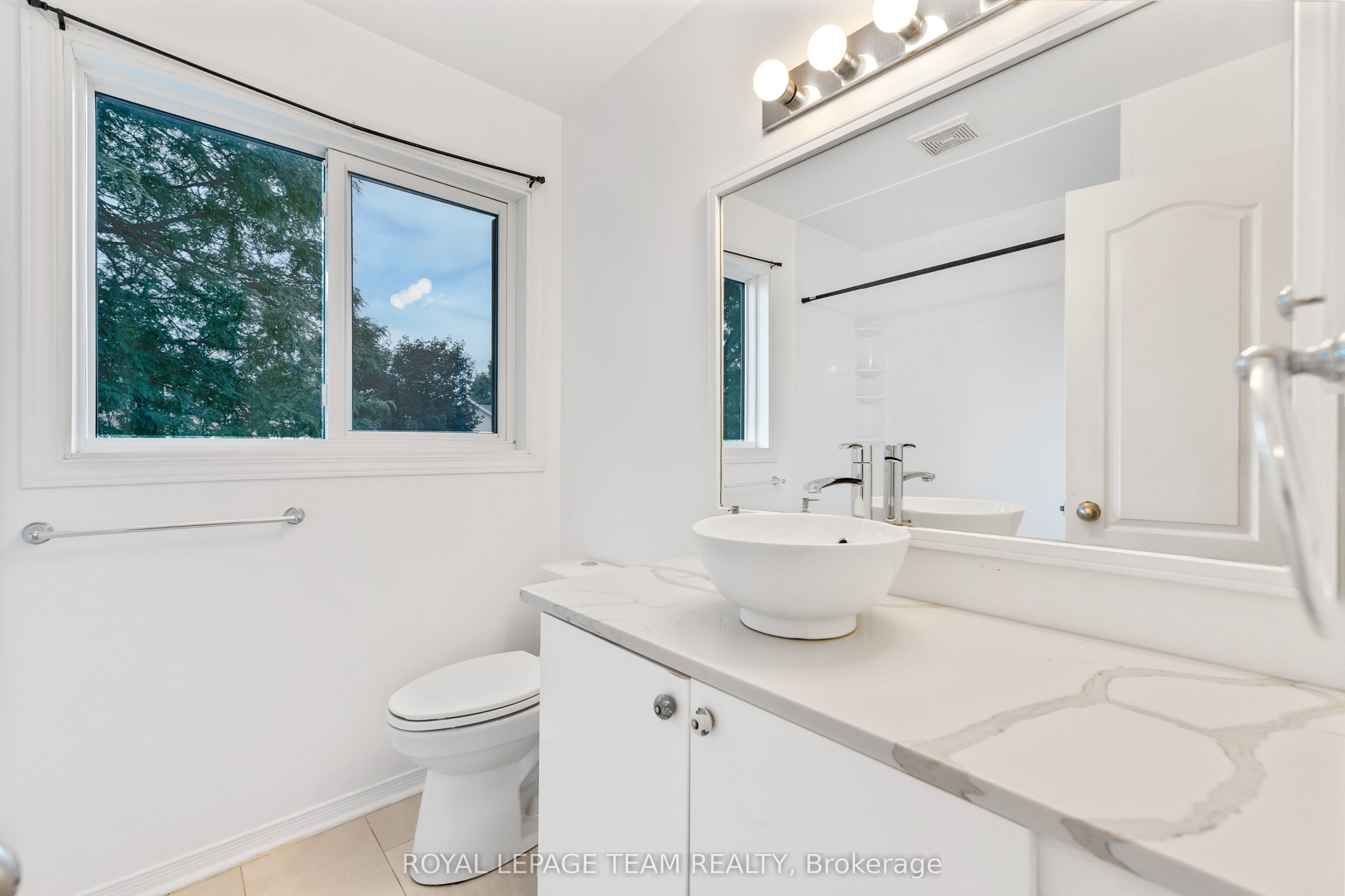 59 Sarrazin Way W Property Photo 21