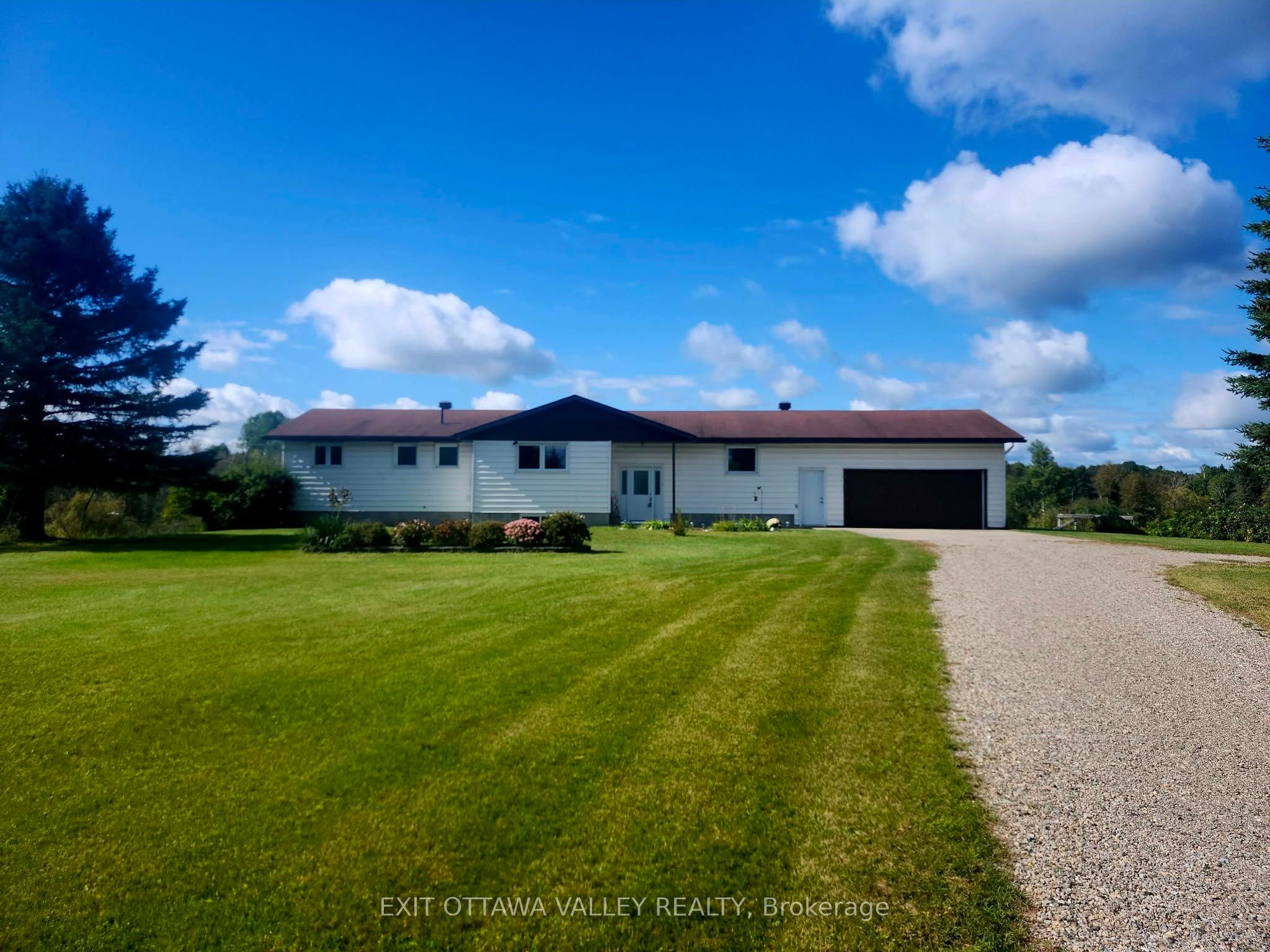 15267 17 Highway Property Photo 2