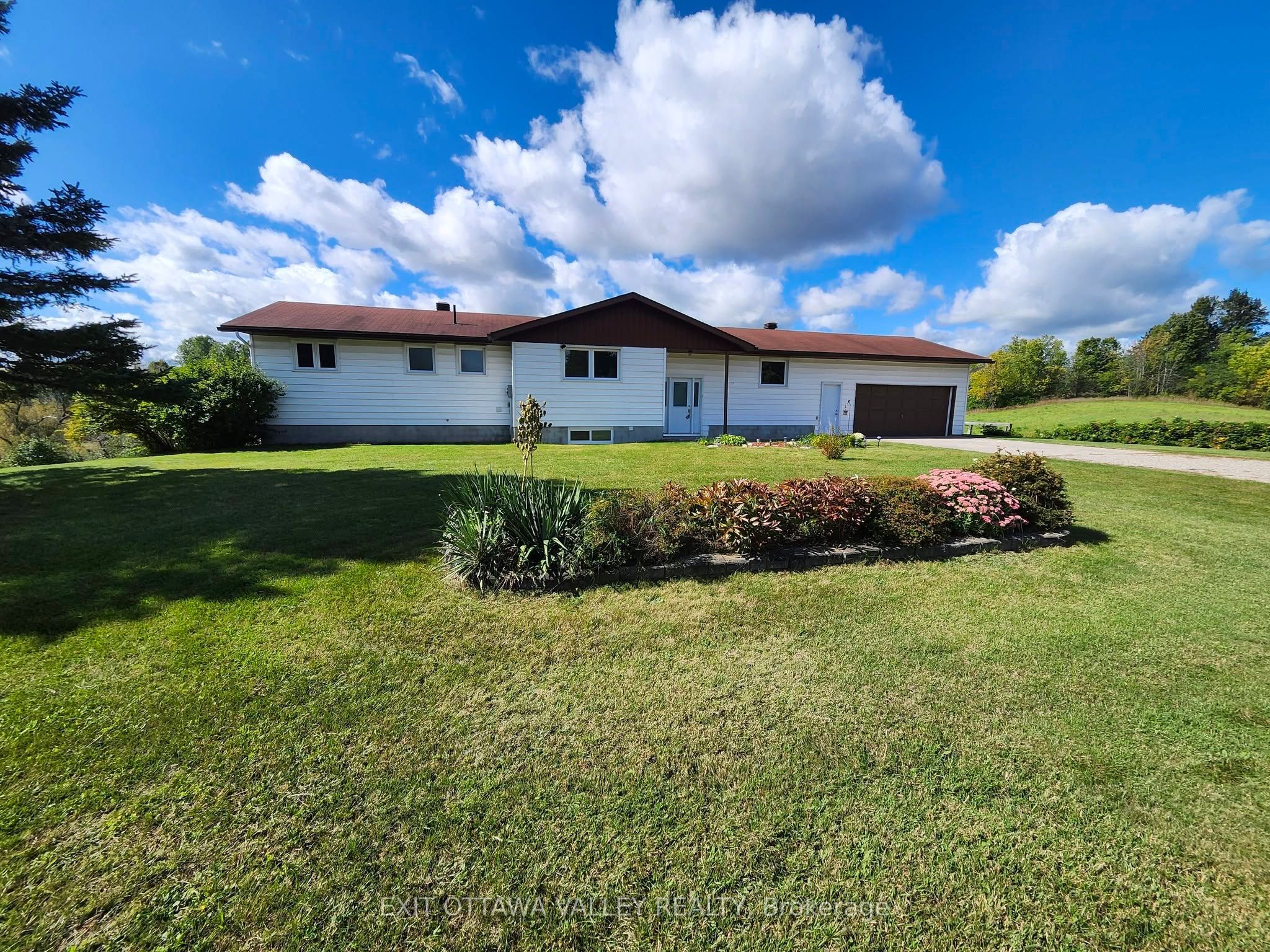 15267 17 Highway Property Photo 3