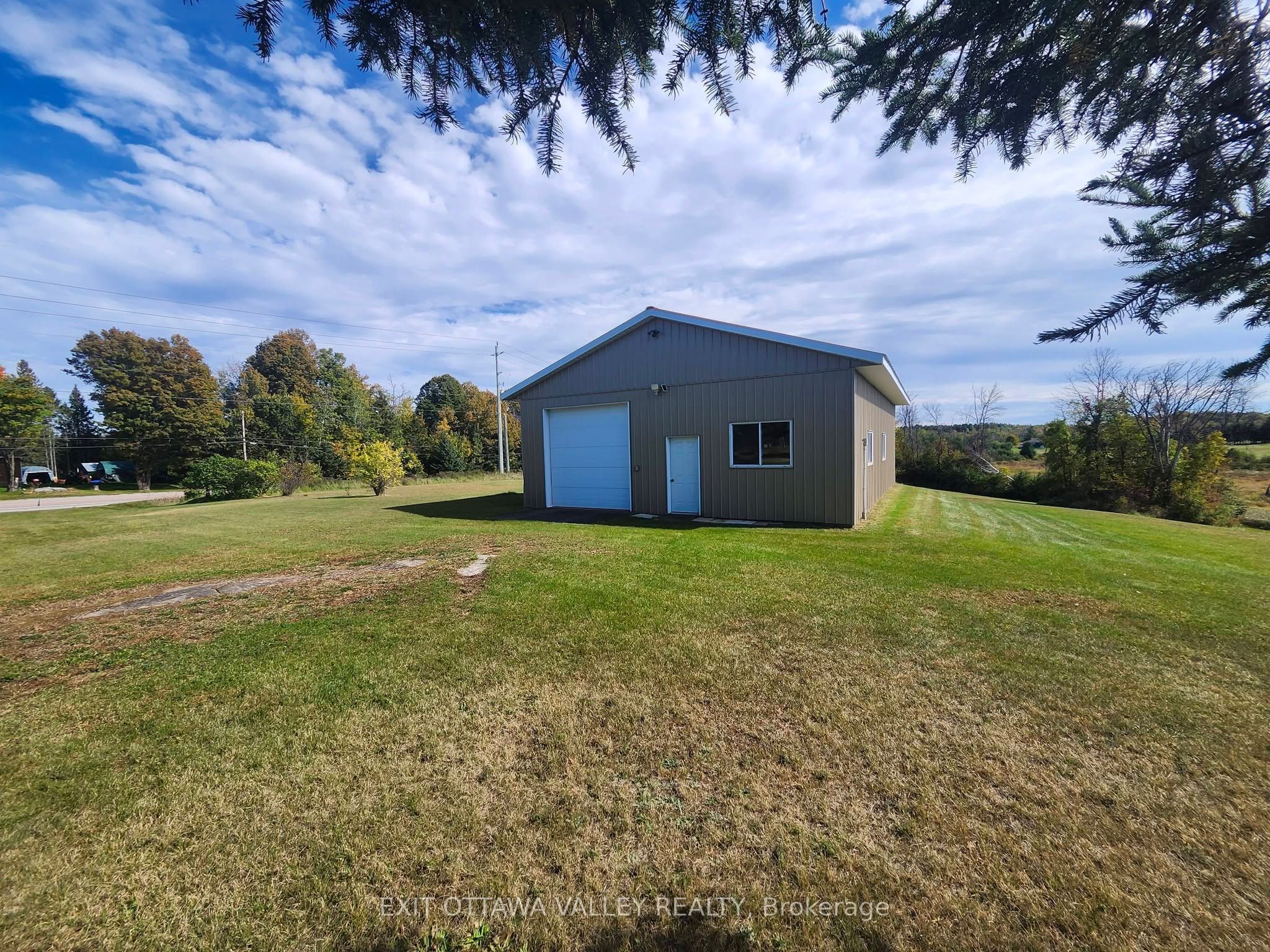 15267 17 Highway Property Photo 4