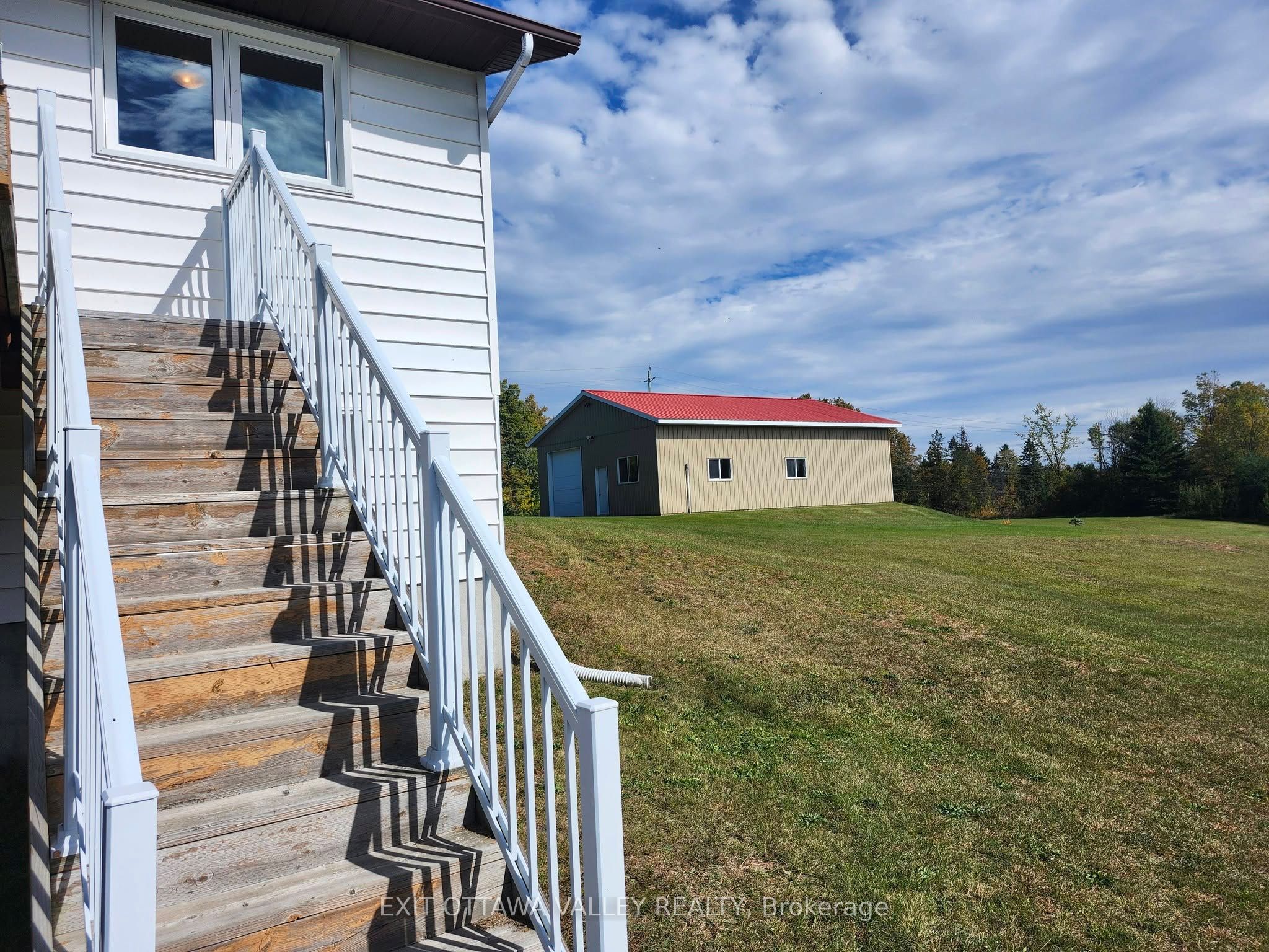 15267 17 Highway Property Photo 8