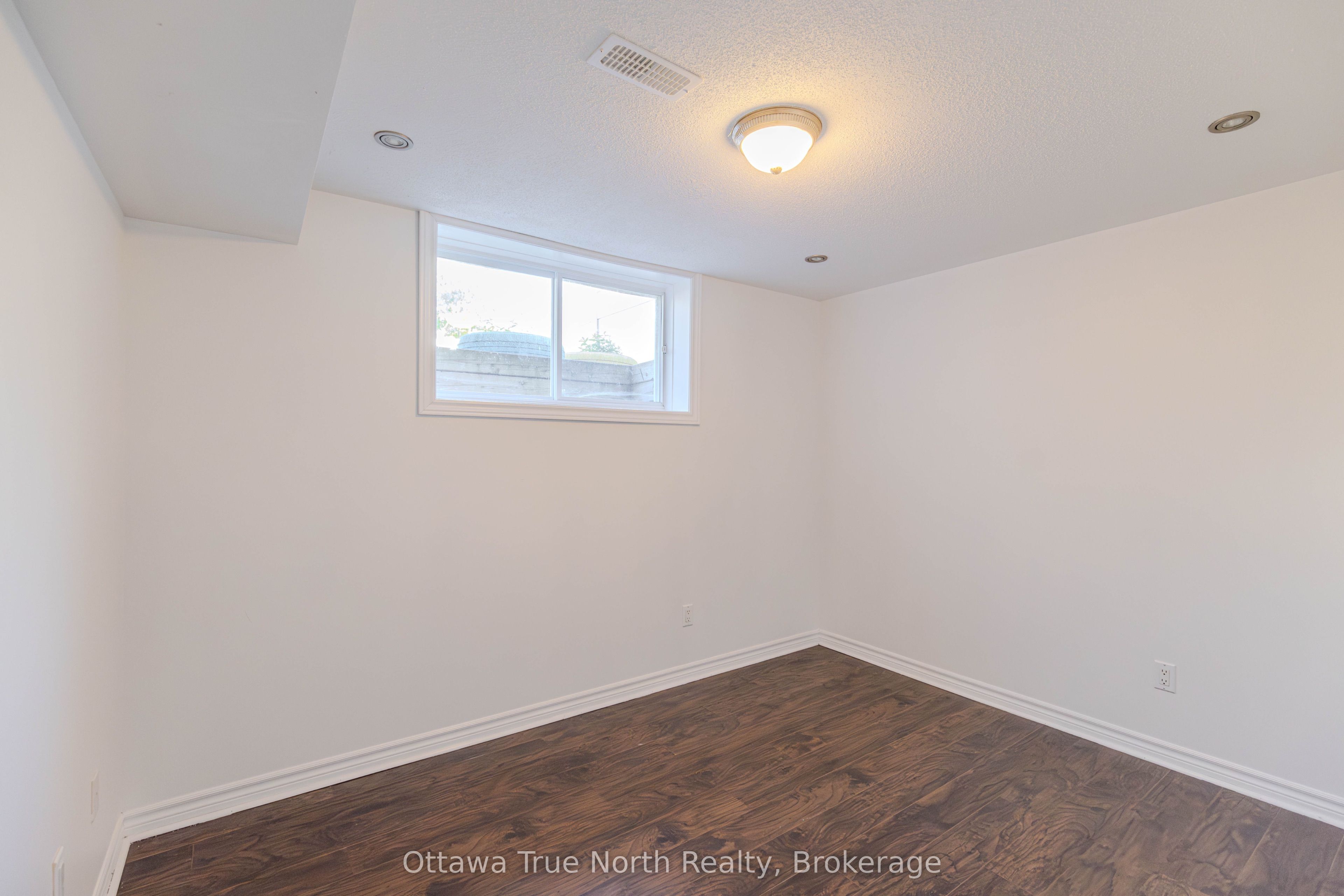 578 Paul Metivier Drive Property Photo 39