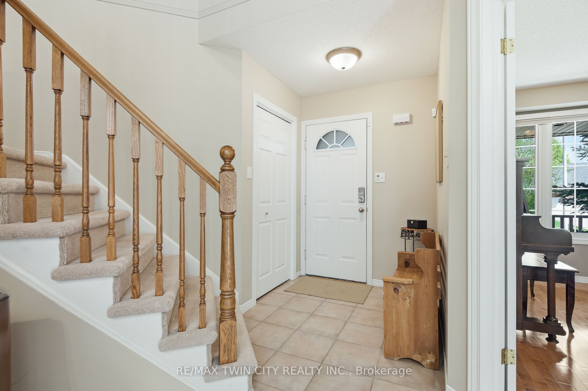 15 Carolinian Lane Property Photo 6