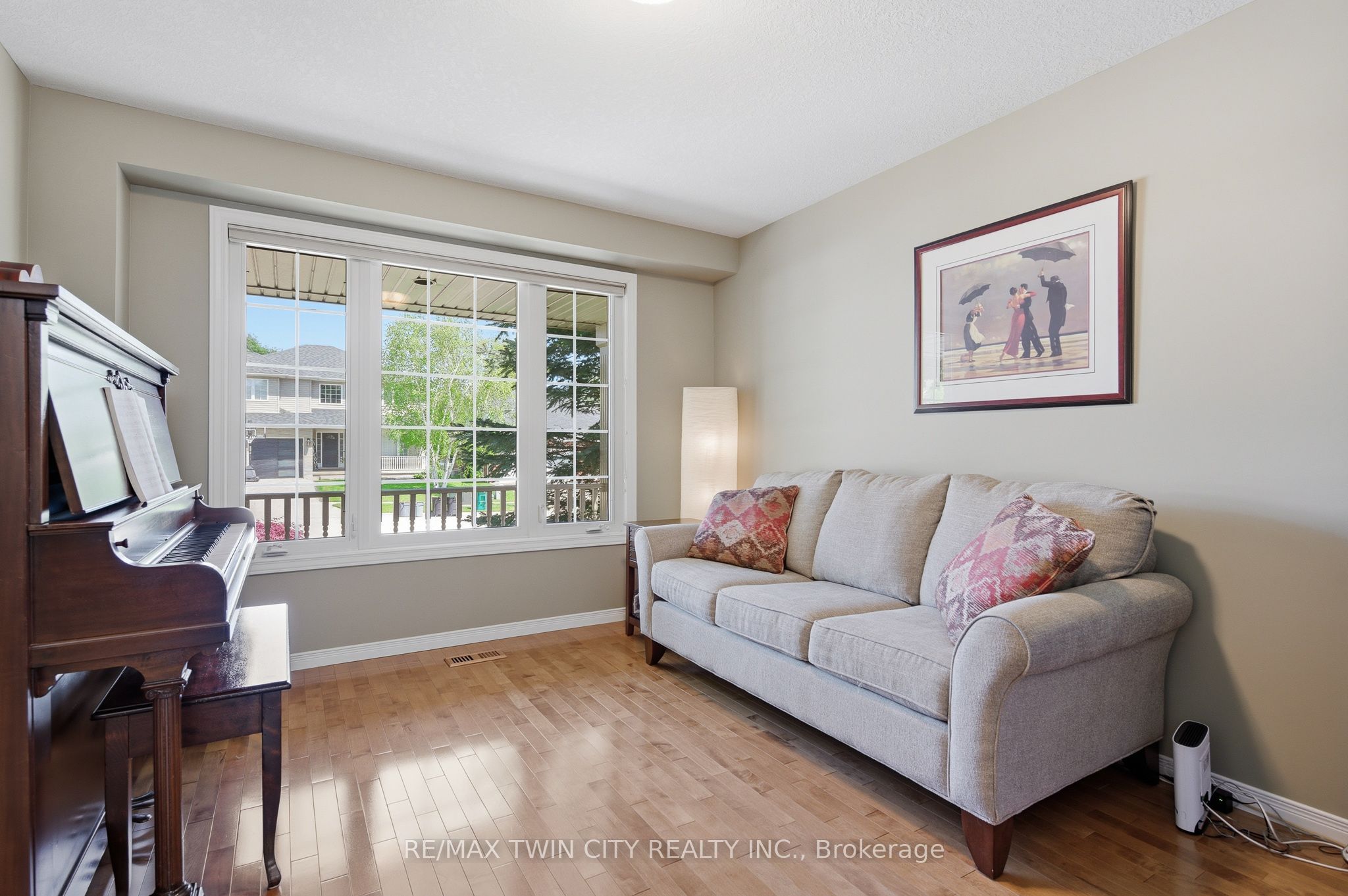 15 Carolinian Lane Property Photo 12