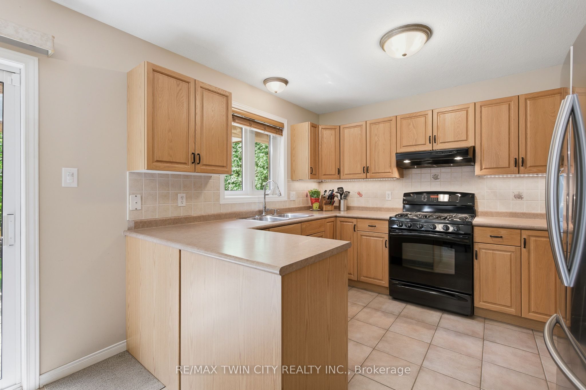 15 Carolinian Lane Property Photo 15