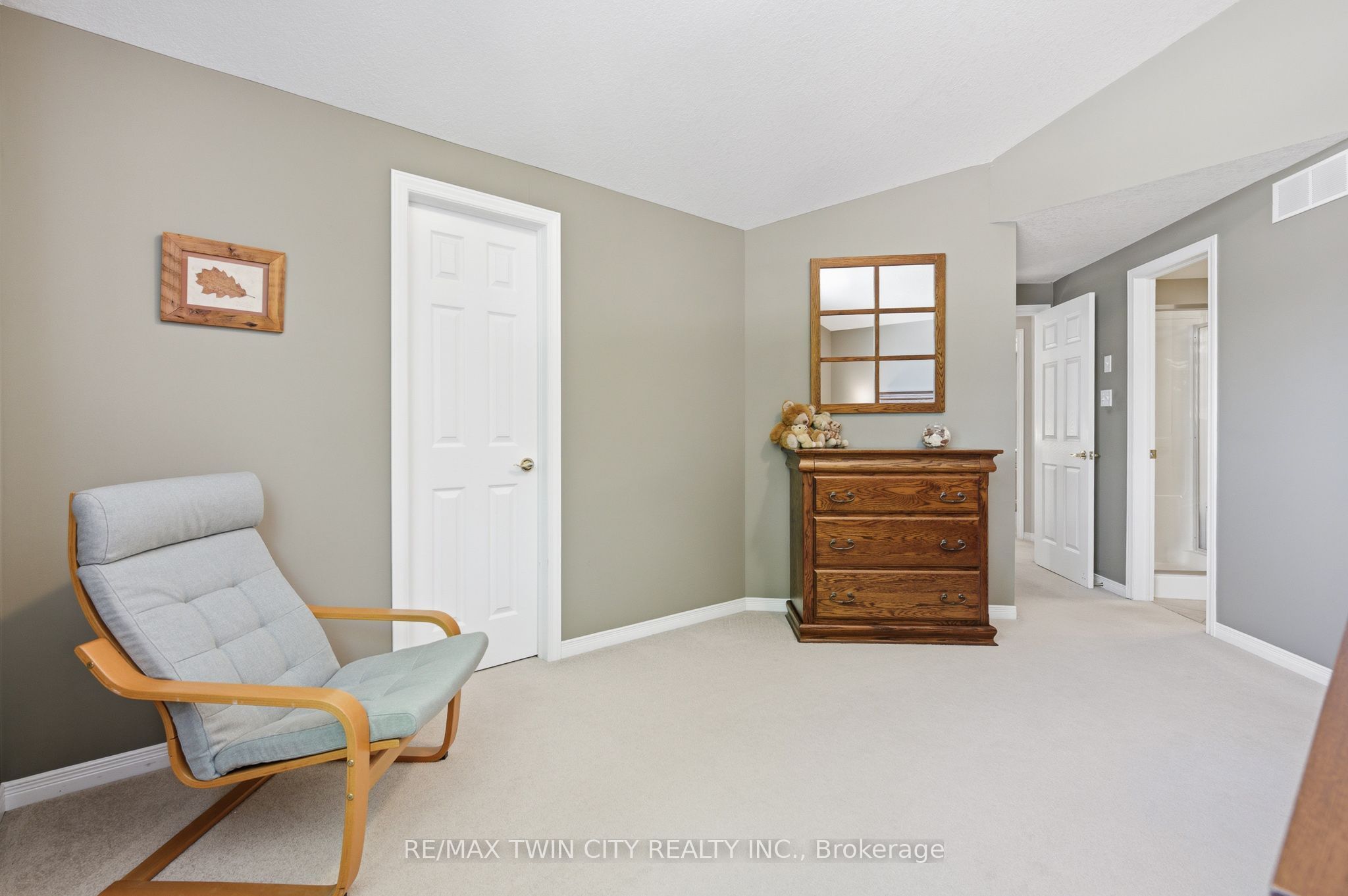 15 Carolinian Lane Property Photo 23