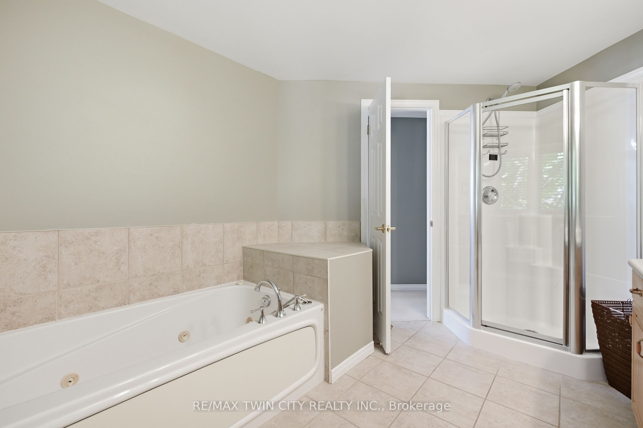 15 Carolinian Lane Property Photo 25