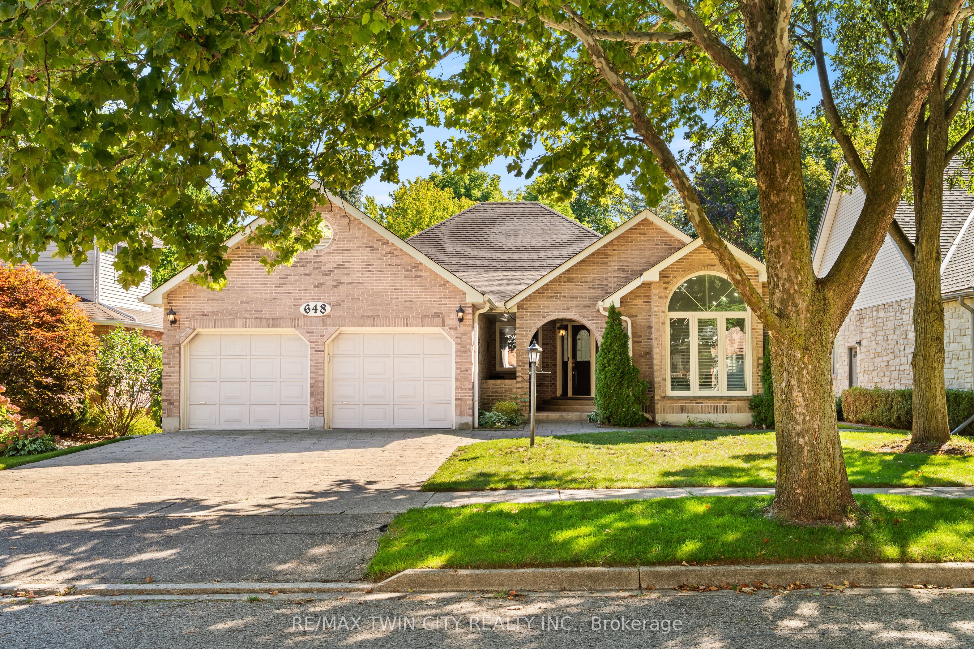 648 Bayhampton Crescent Property Photo 1