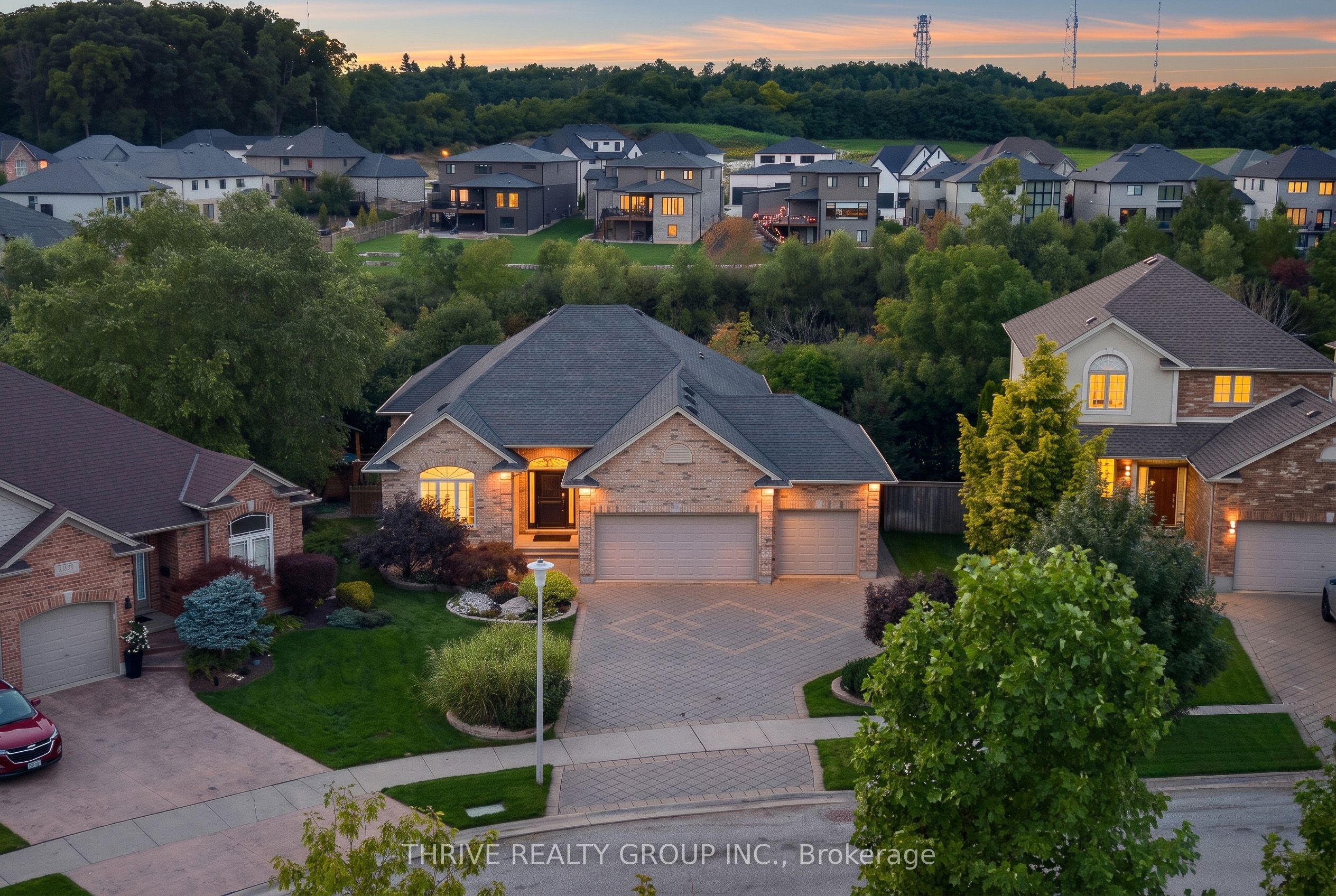 1193 Thornley Street Property Photo 1