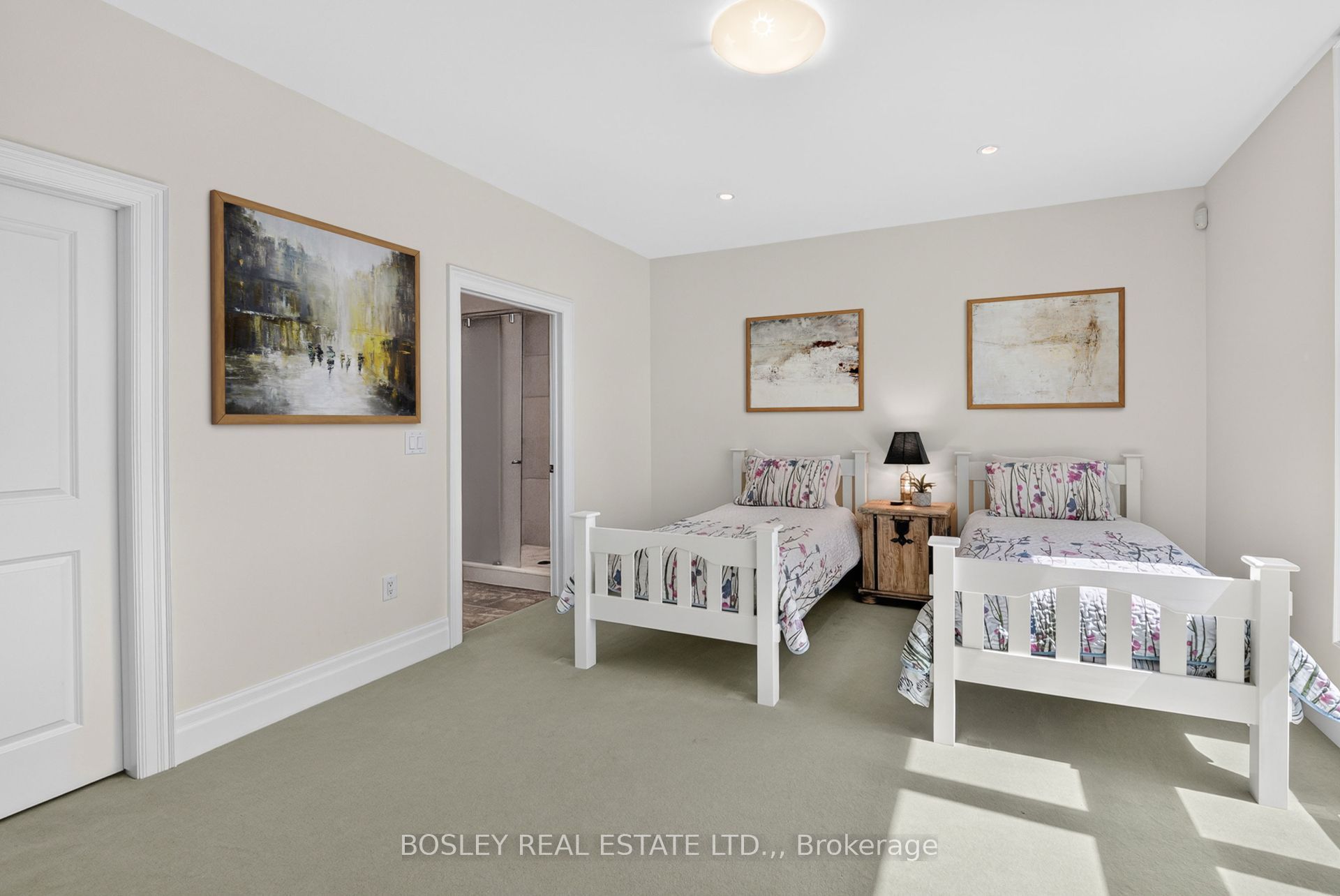 263 Niagara Boulevard Property Photo 23
