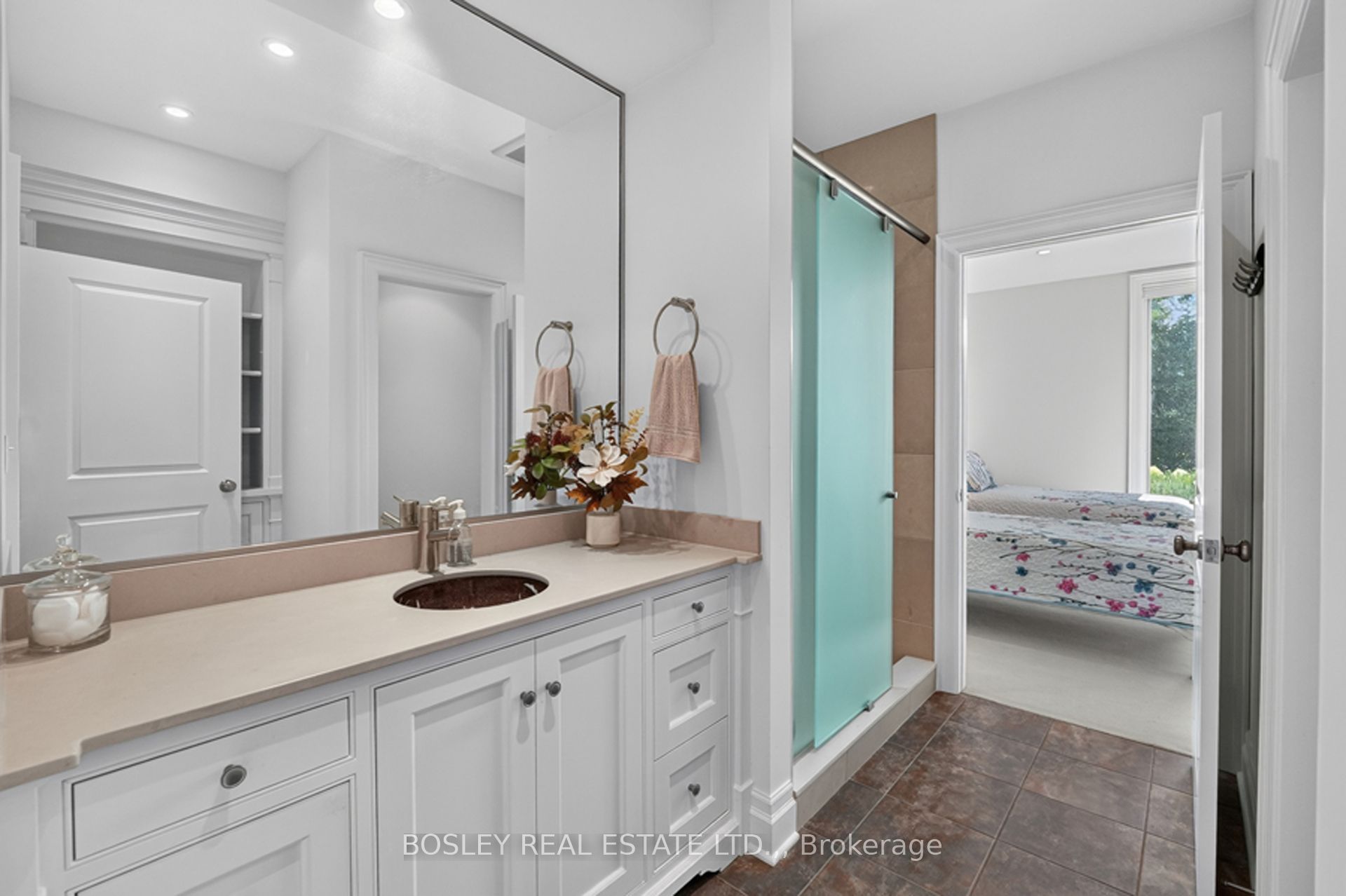 263 Niagara Boulevard Property Photo 24