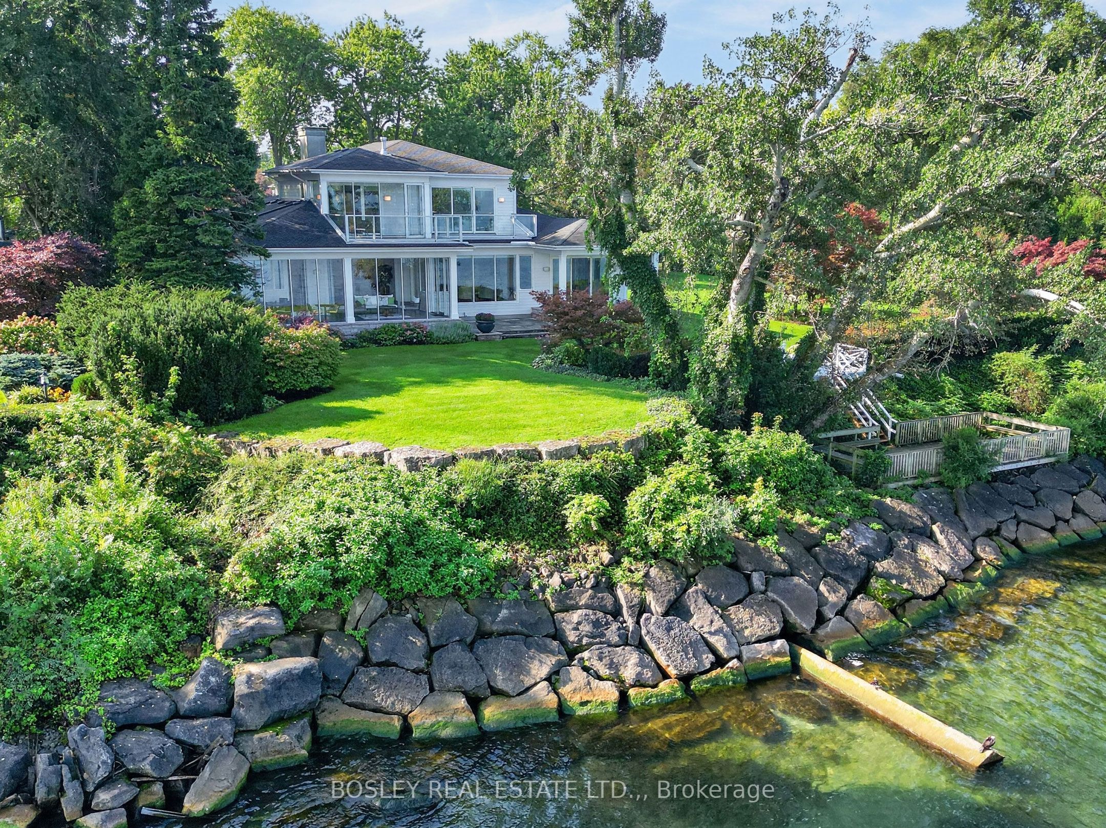 263 Niagara Boulevard Property Photo 46