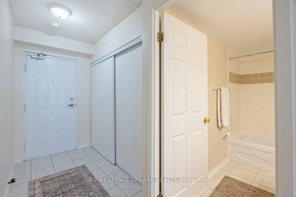 155 Kent Street 1105 Property Photo 10