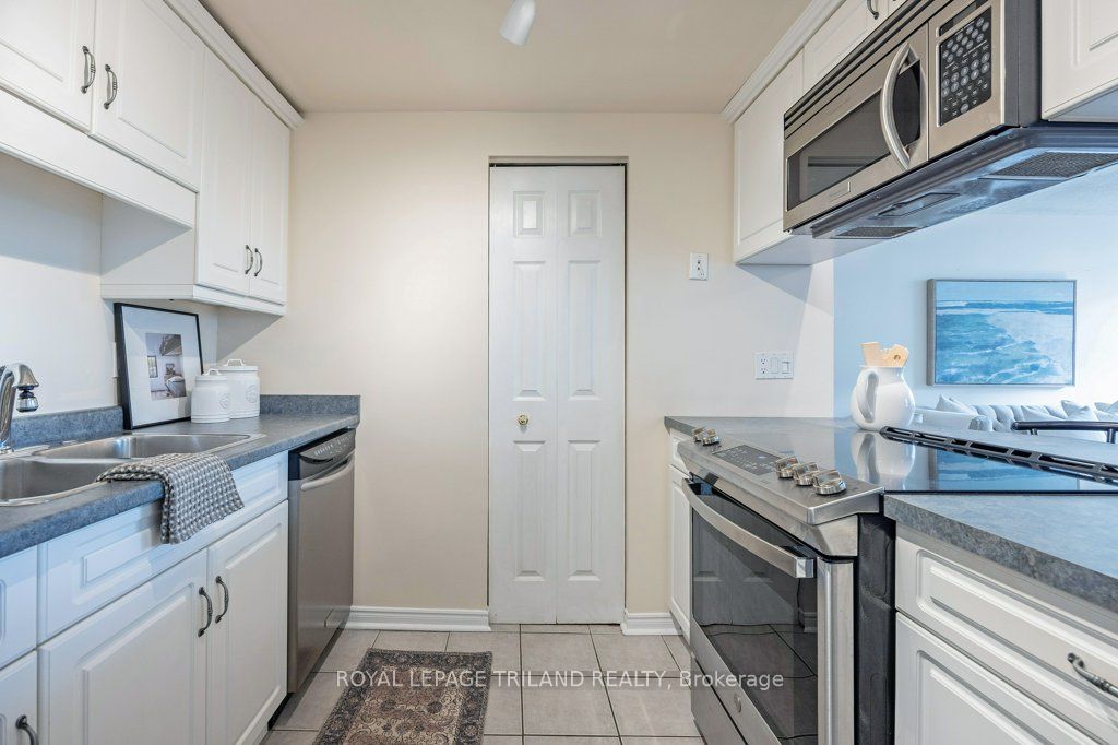 155 Kent Street 1105 Property Photo 15