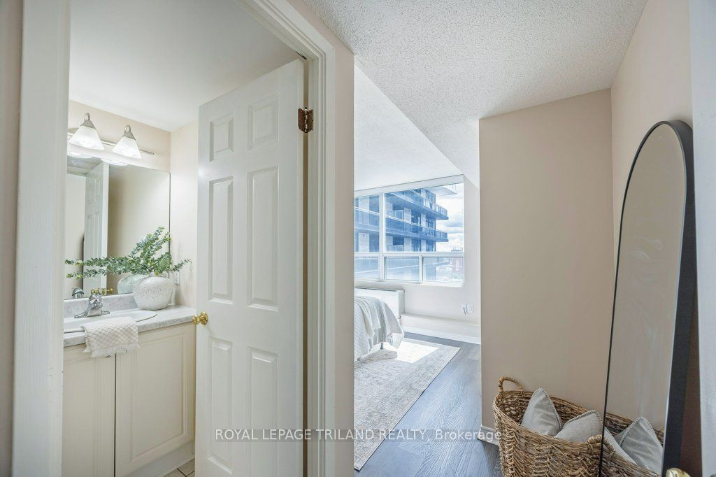 155 Kent Street 1105 Property Photo 27