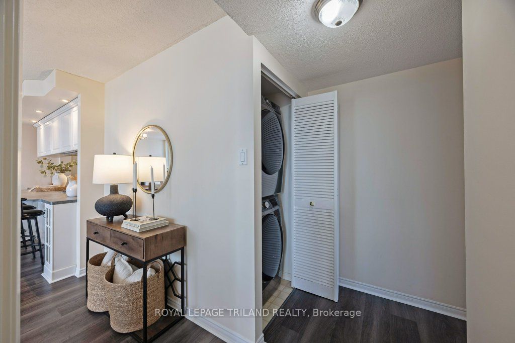 155 Kent Street 1105 Property Photo 32