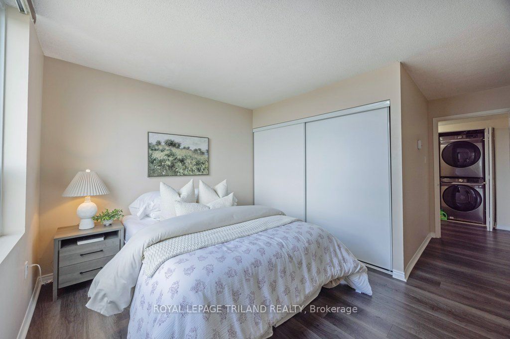 155 Kent Street 1105 Property Photo 34