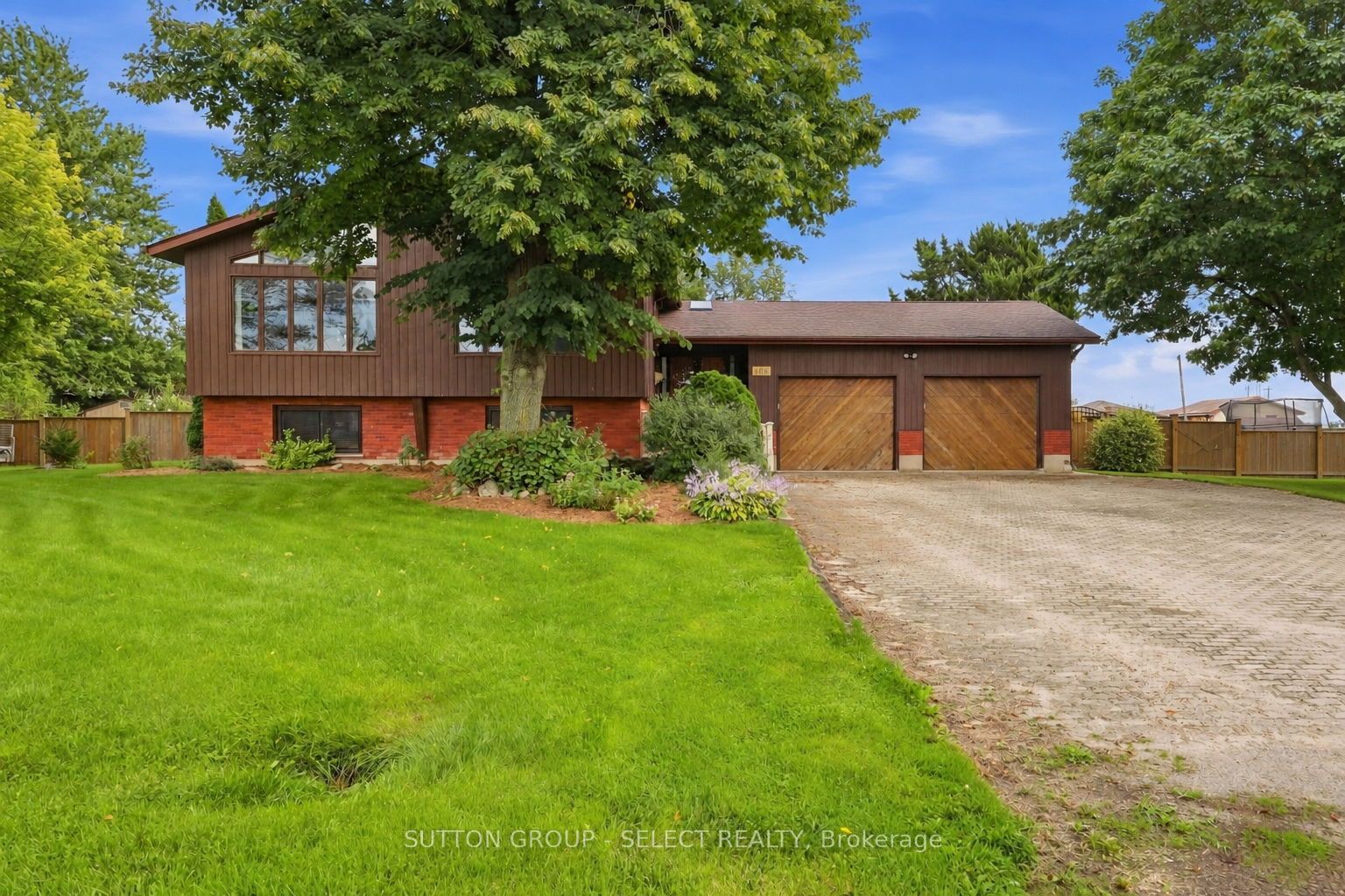 108 Victoria Drive Property Photo 1