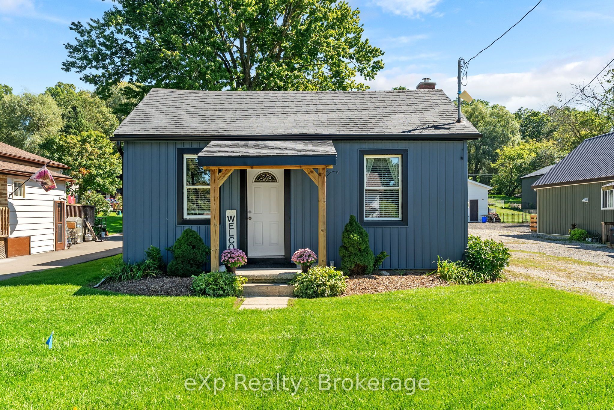 584486 Beachville Road Property Photo 1