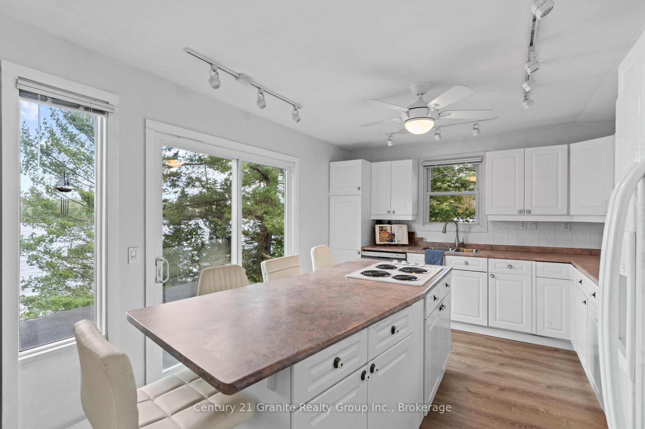 1335 Braeloch Road Property Photo 10