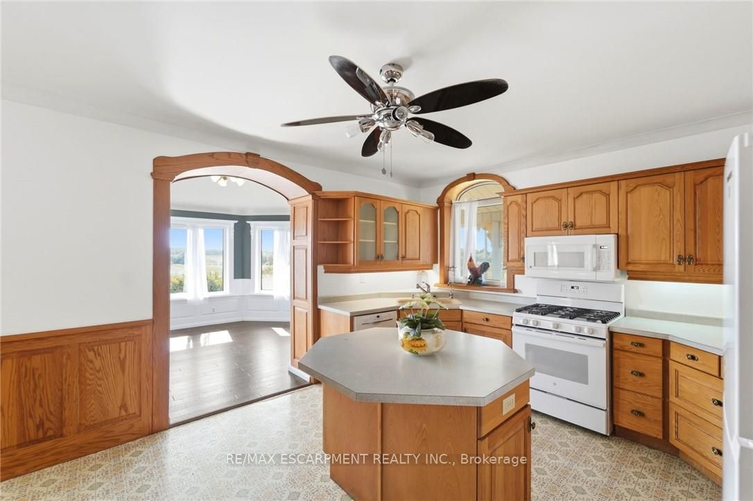 119 2nd Line Property Photo 6