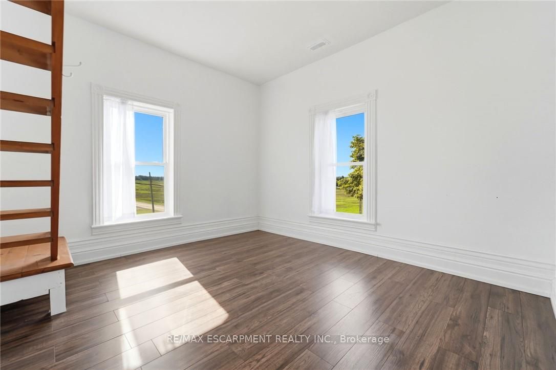 119 2nd Line Property Photo 20