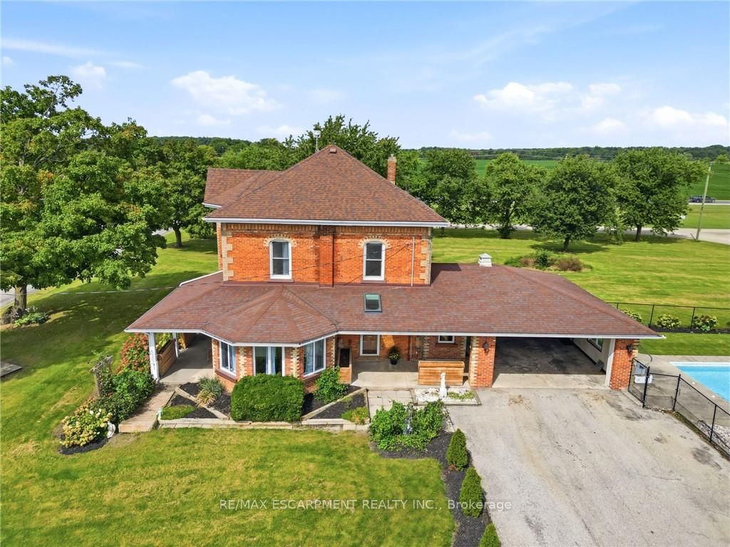 119 2nd Line Property Photo 32
