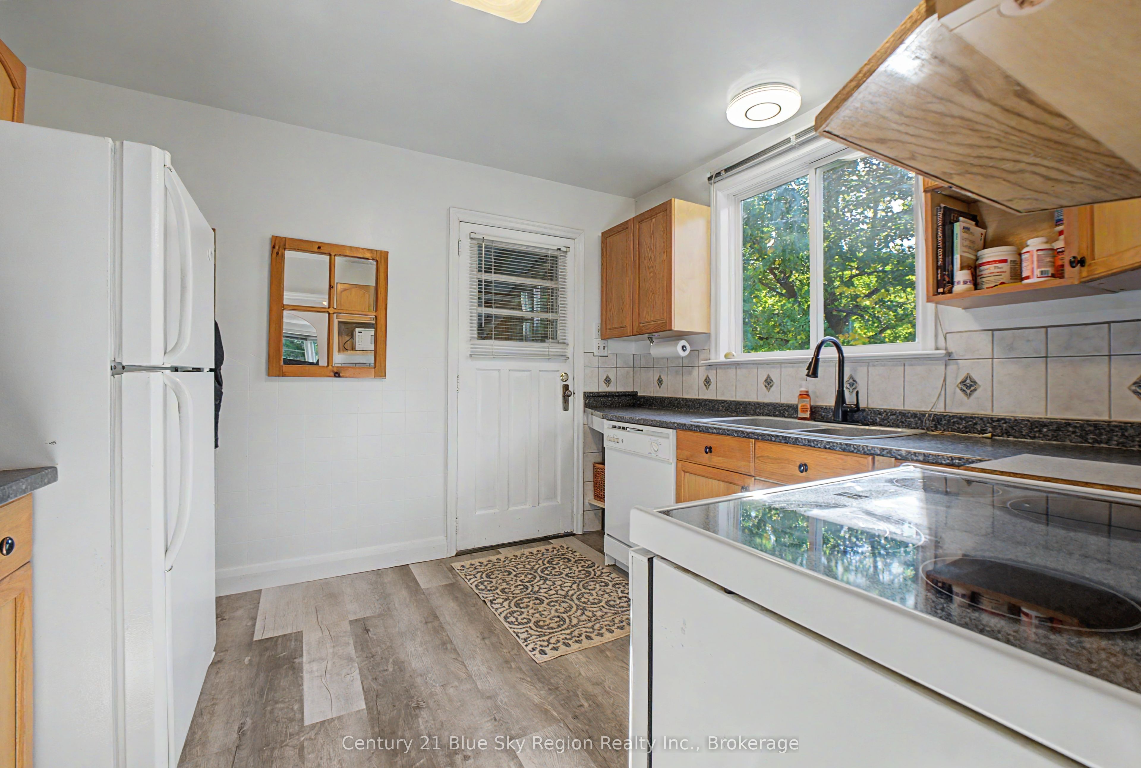 1150 Metcalfe Street Property Photo 5