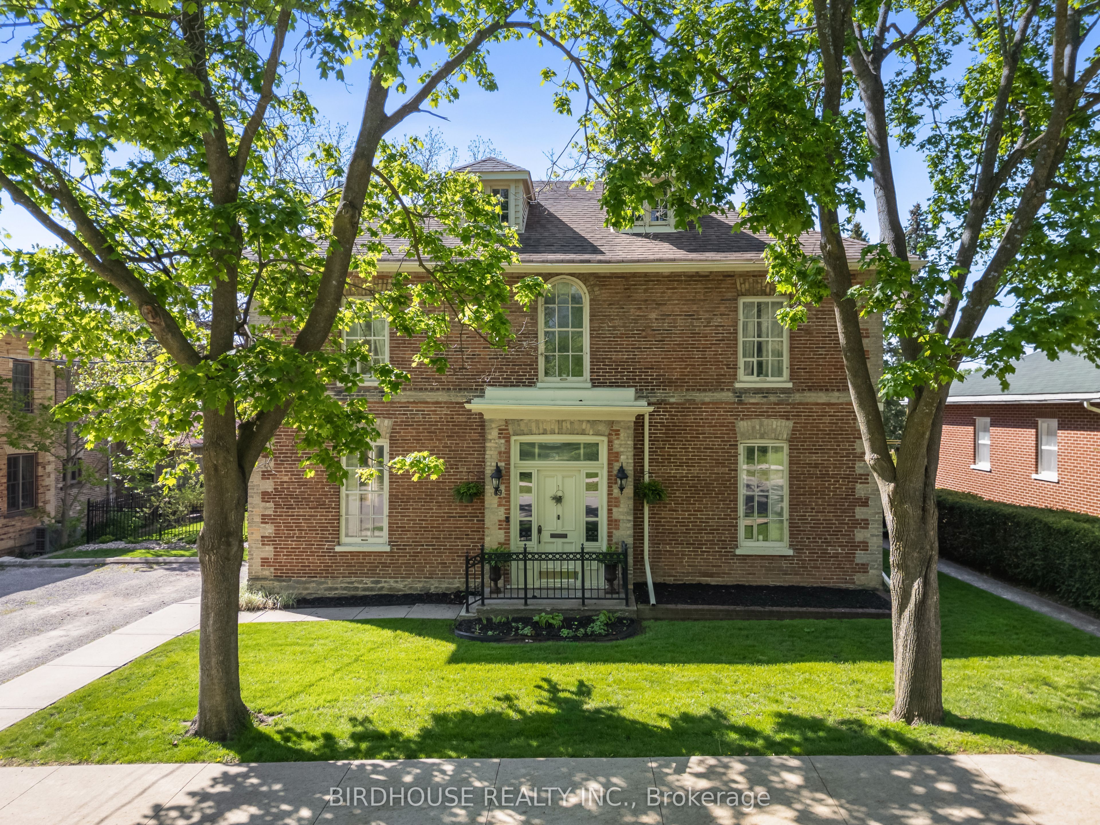 69 Bond Street W Property Photo 1