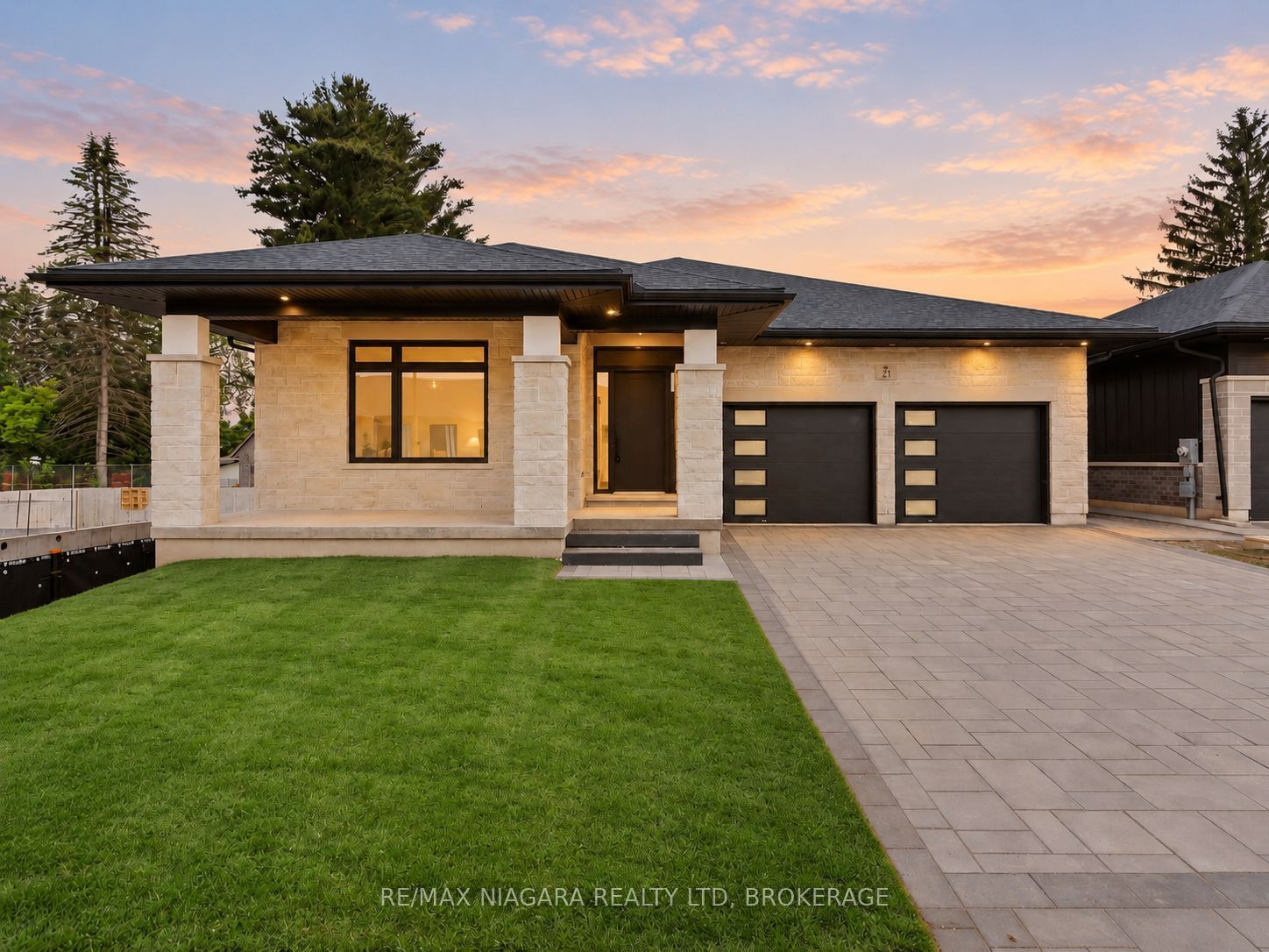 21 Accursi Crescent Property Photo 1