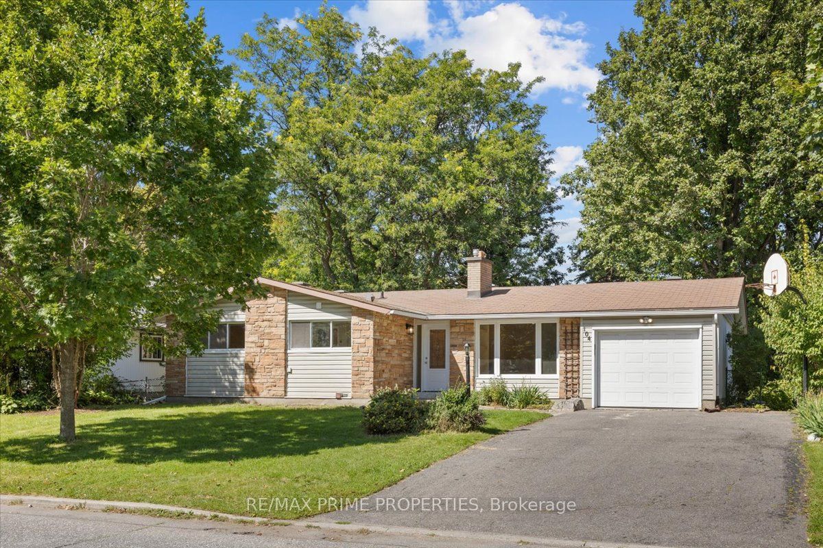 104 Queensline Drive Property Photo 1