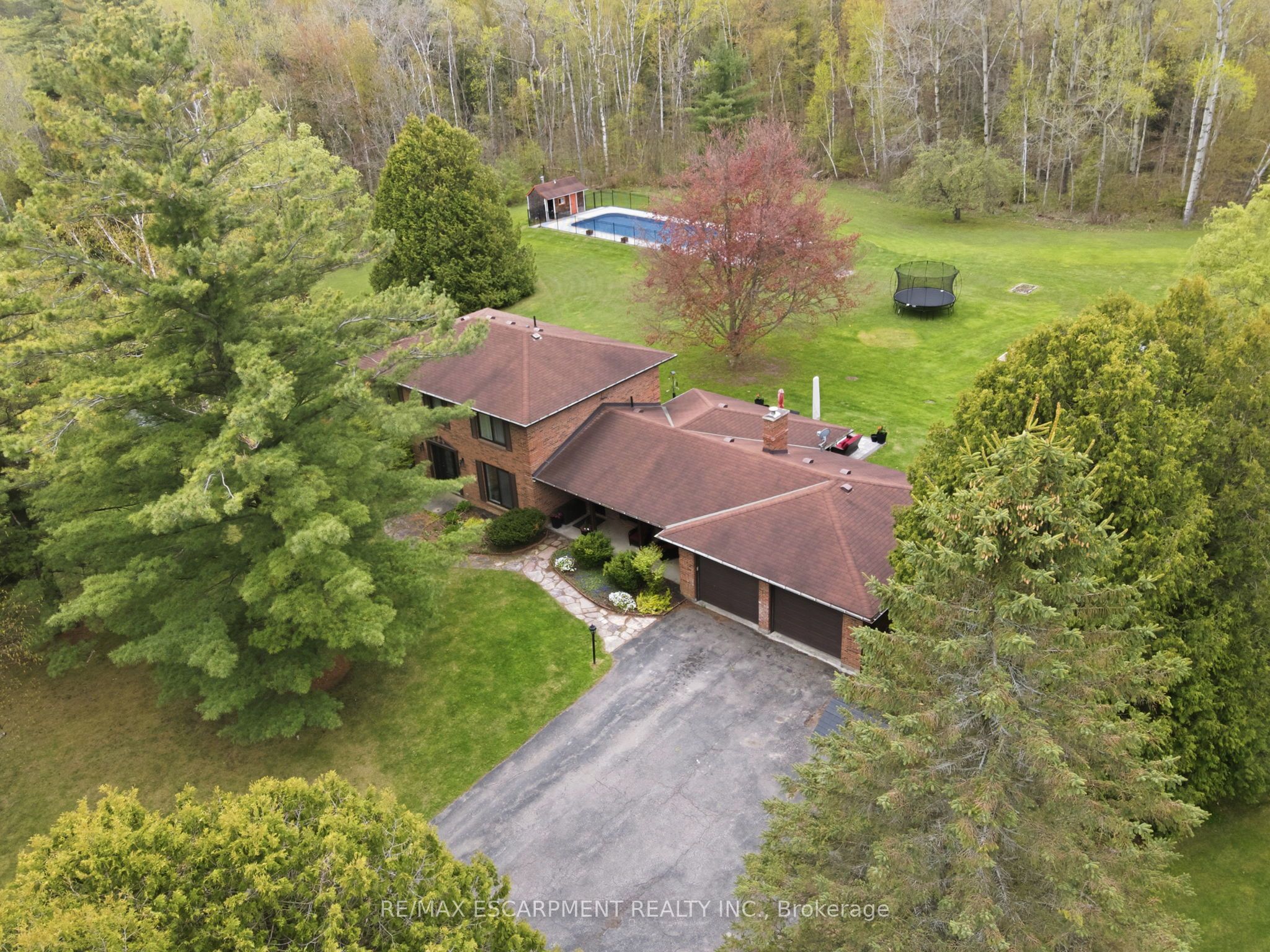3918 Maddaugh Road Property Photo 4