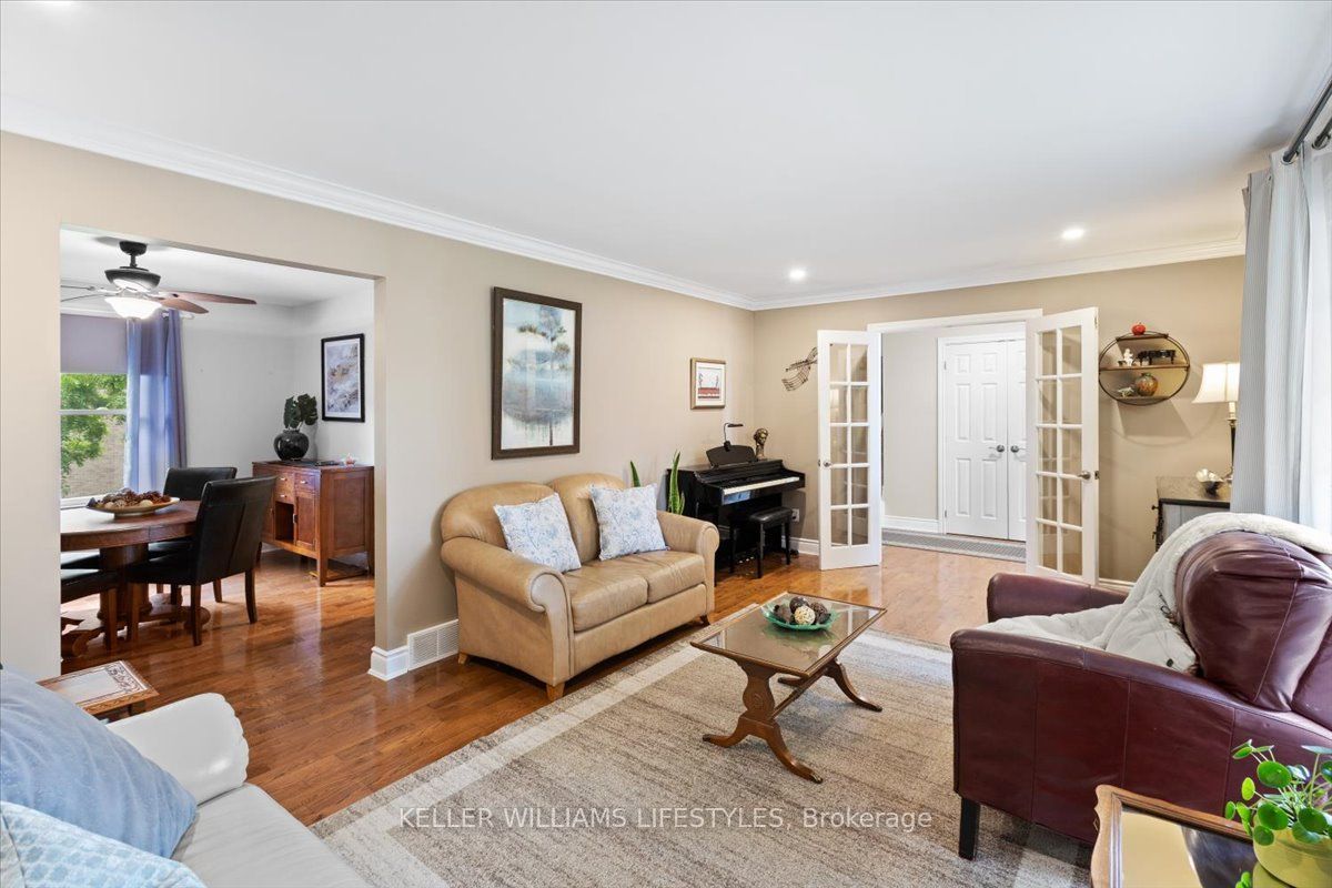 525 Forest Edge Road Property Photo 9