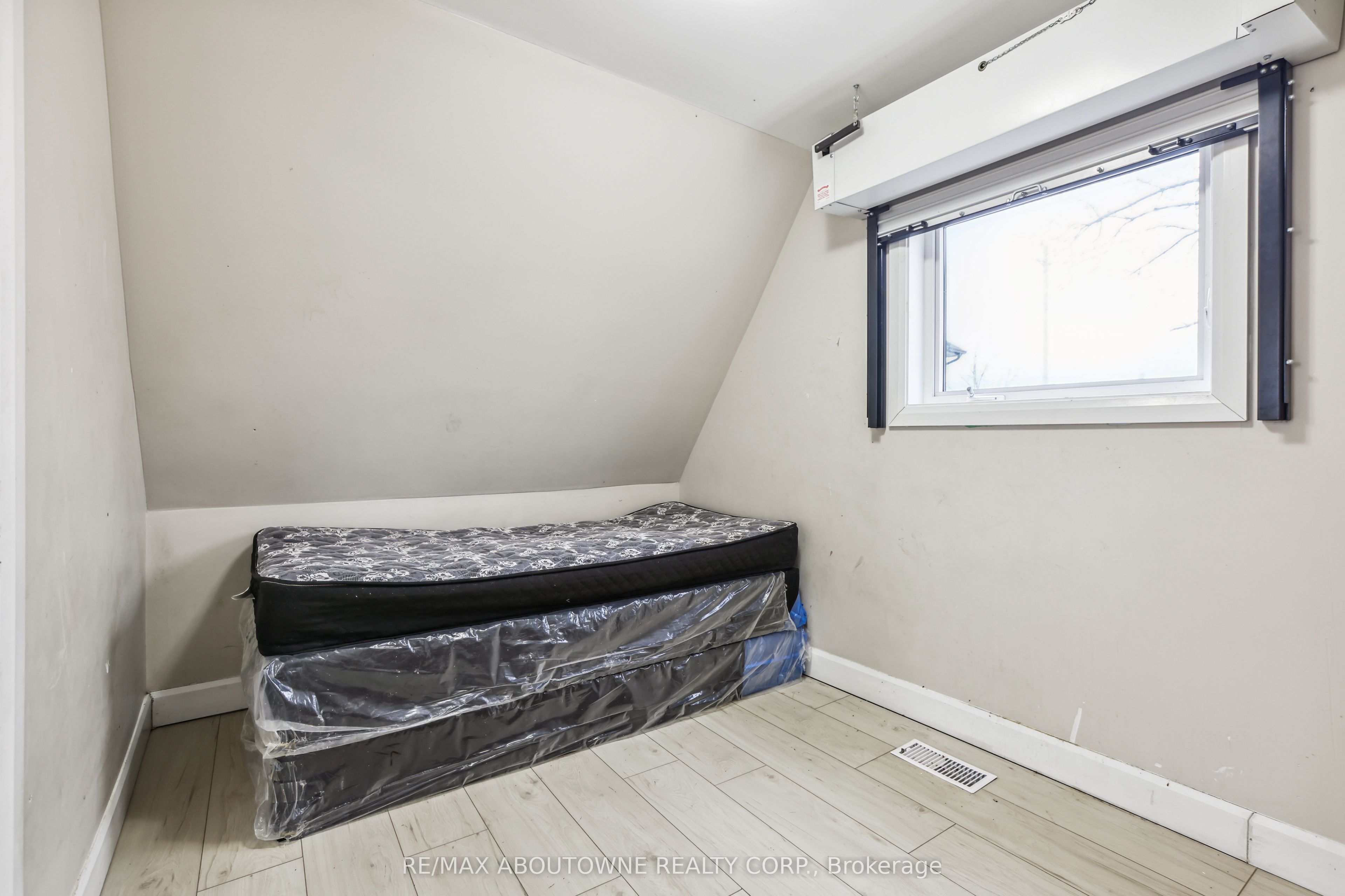 19 Bailey Street Property Photo 18