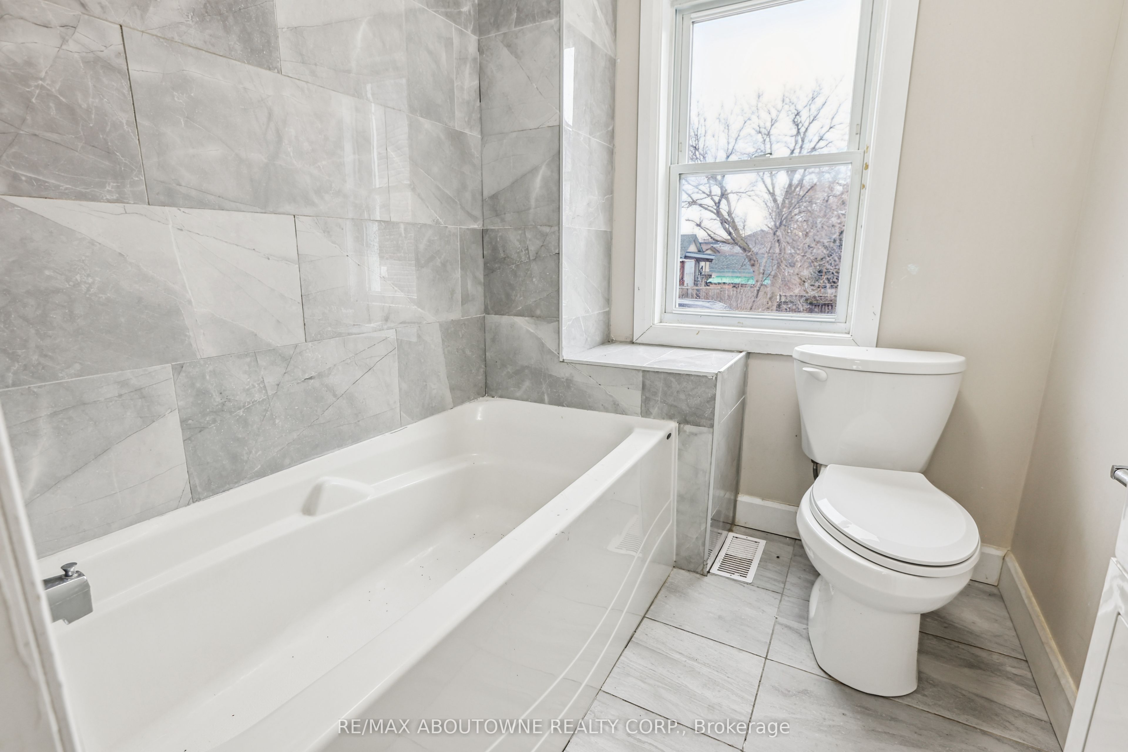 19 Bailey Street Property Photo 20